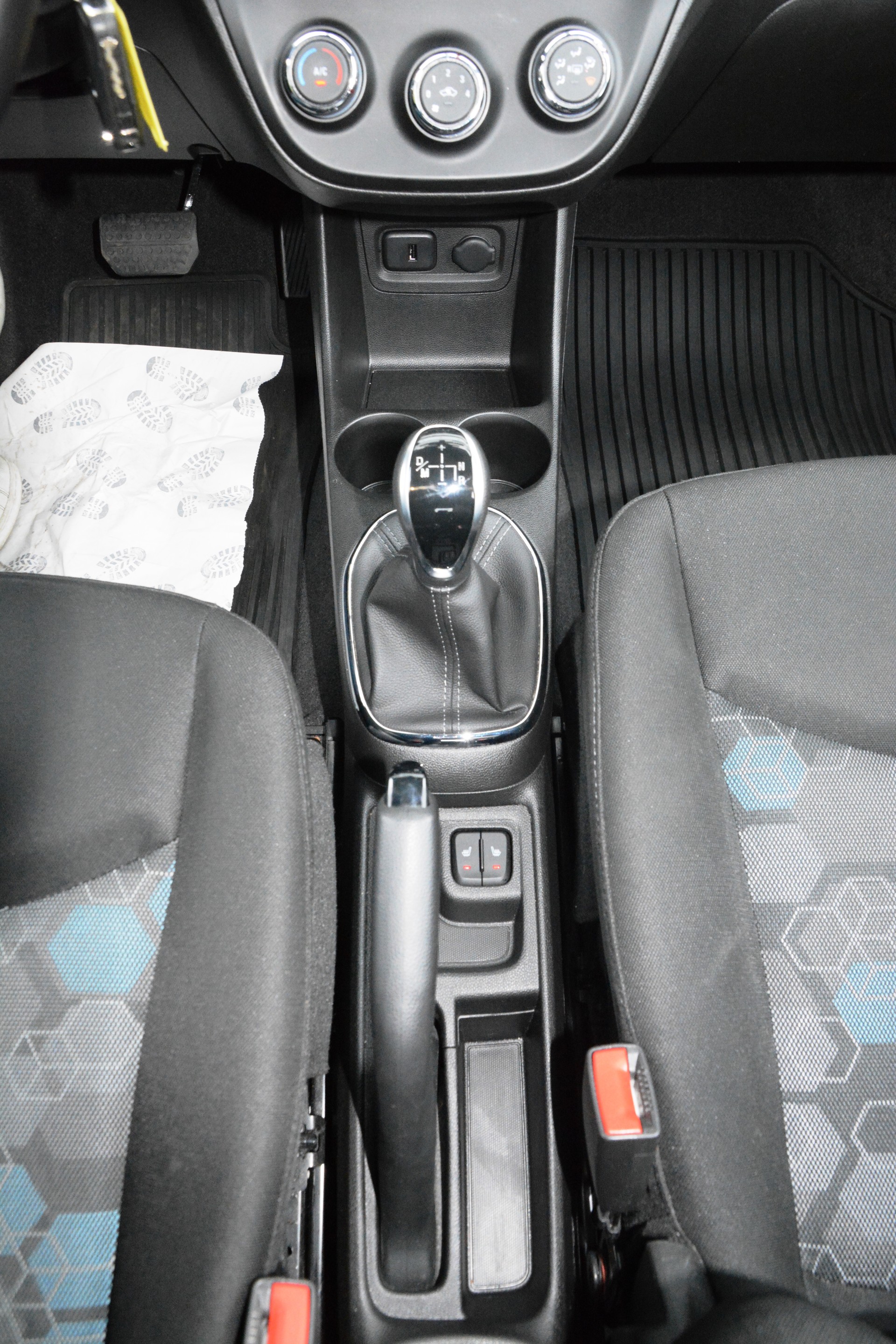OPEL Karl 1.0 EcoFLEX Active Easytronic-image-13