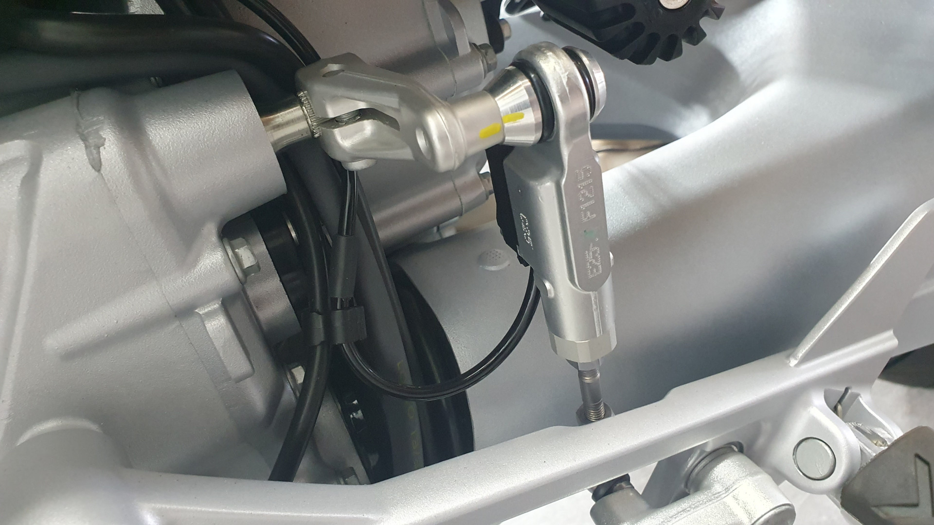 MOTO GUZZI V100 Mandello S-image-5