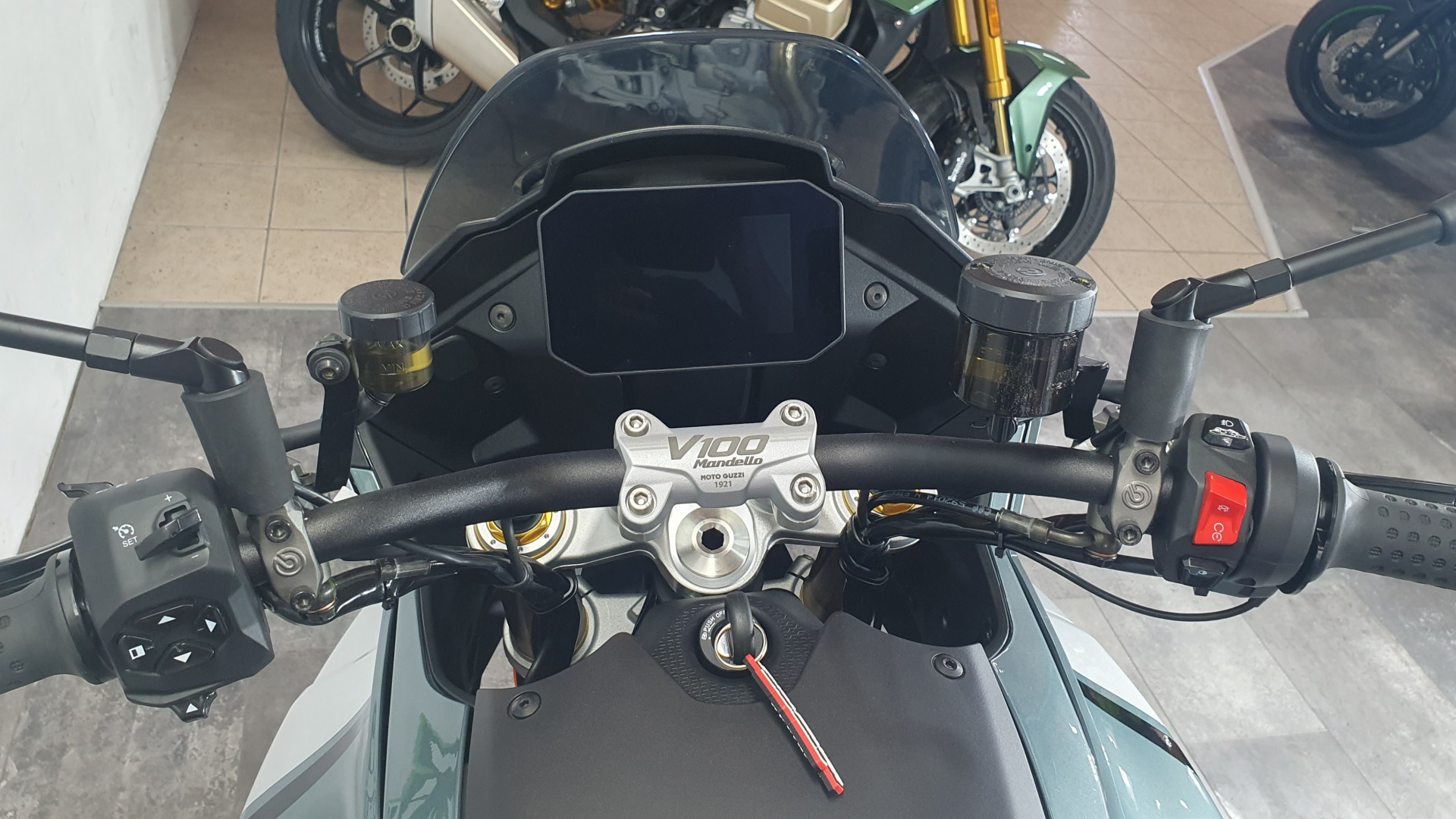 MOTO GUZZI V100 Mandello S-image-4