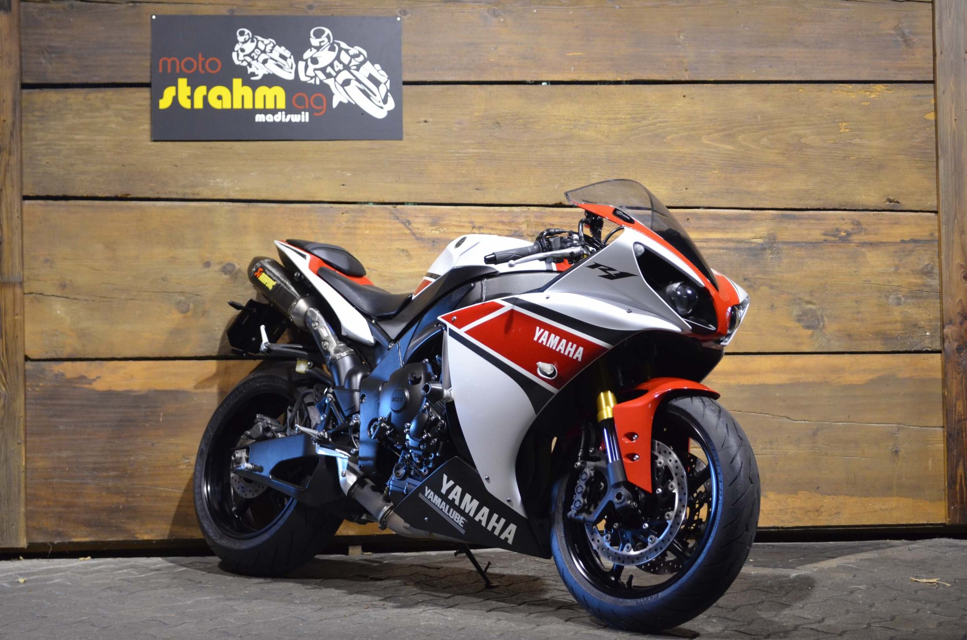 YAMAHA YZF-R1-image-0