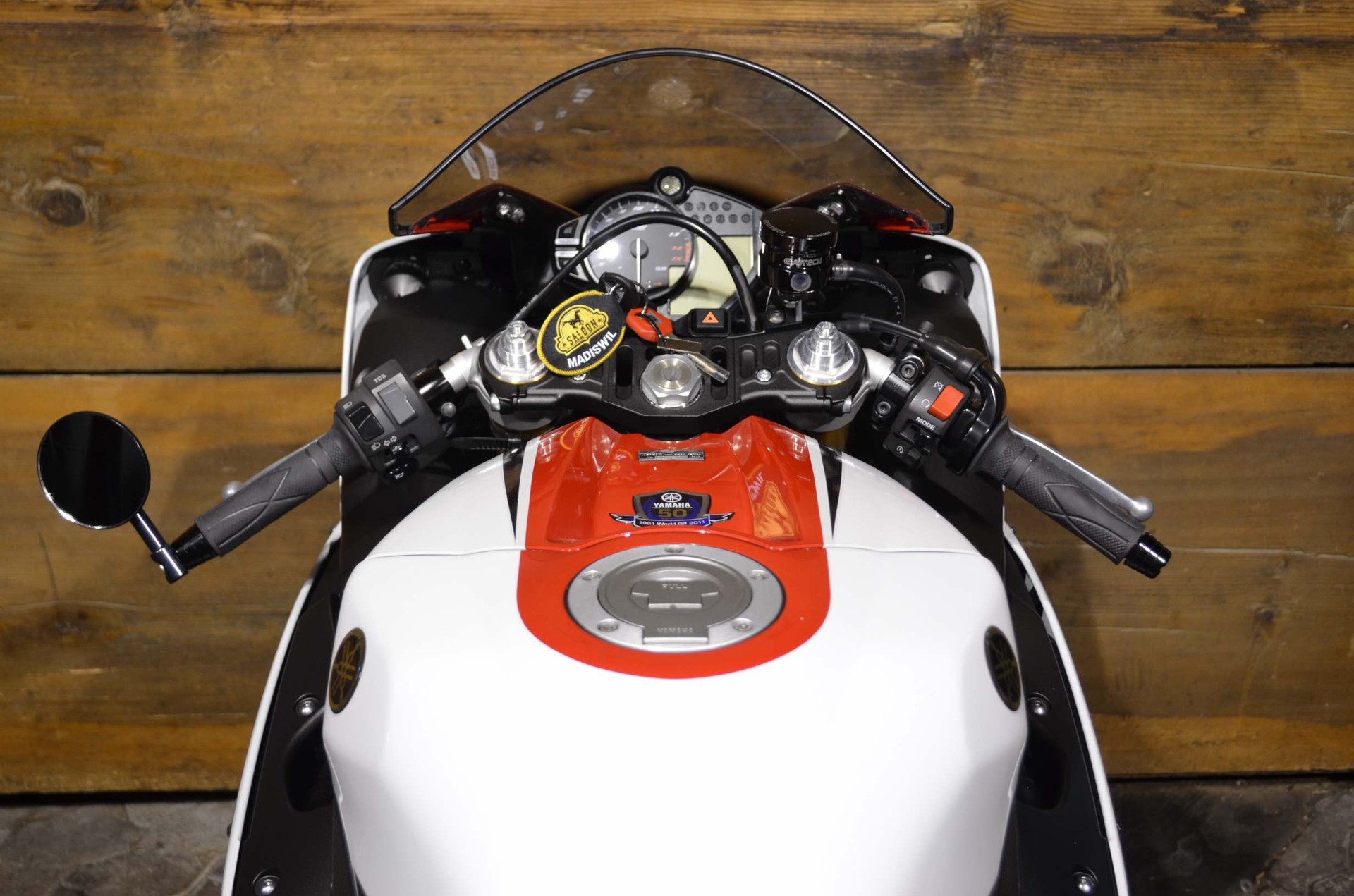 YAMAHA YZF-R1-image-2