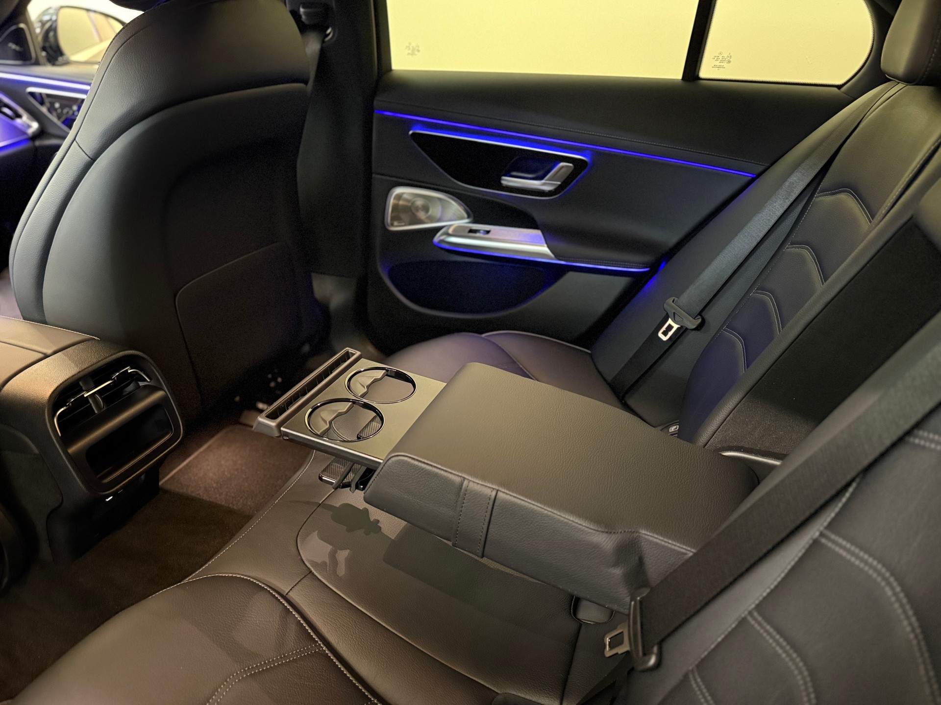MERCEDES-BENZ E 450 d 4Matic 9G-Tronic AMG Line-image-24