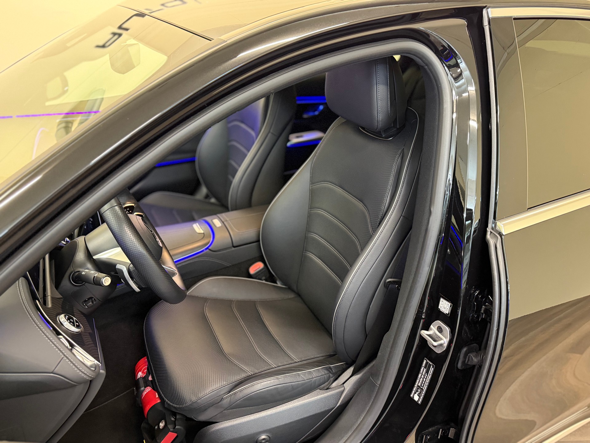 MERCEDES-BENZ E 450 d 4Matic 9G-Tronic AMG Line-image-14