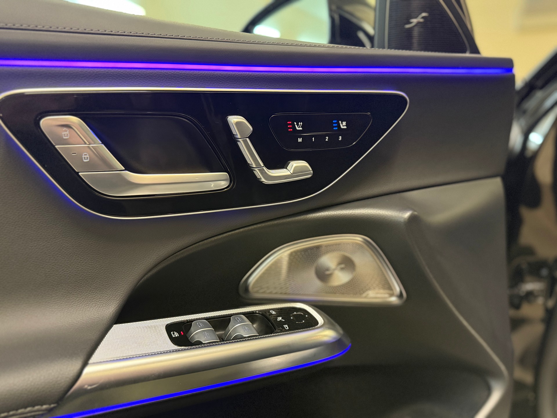 MERCEDES-BENZ E 450 d 4Matic 9G-Tronic AMG Line-image-15