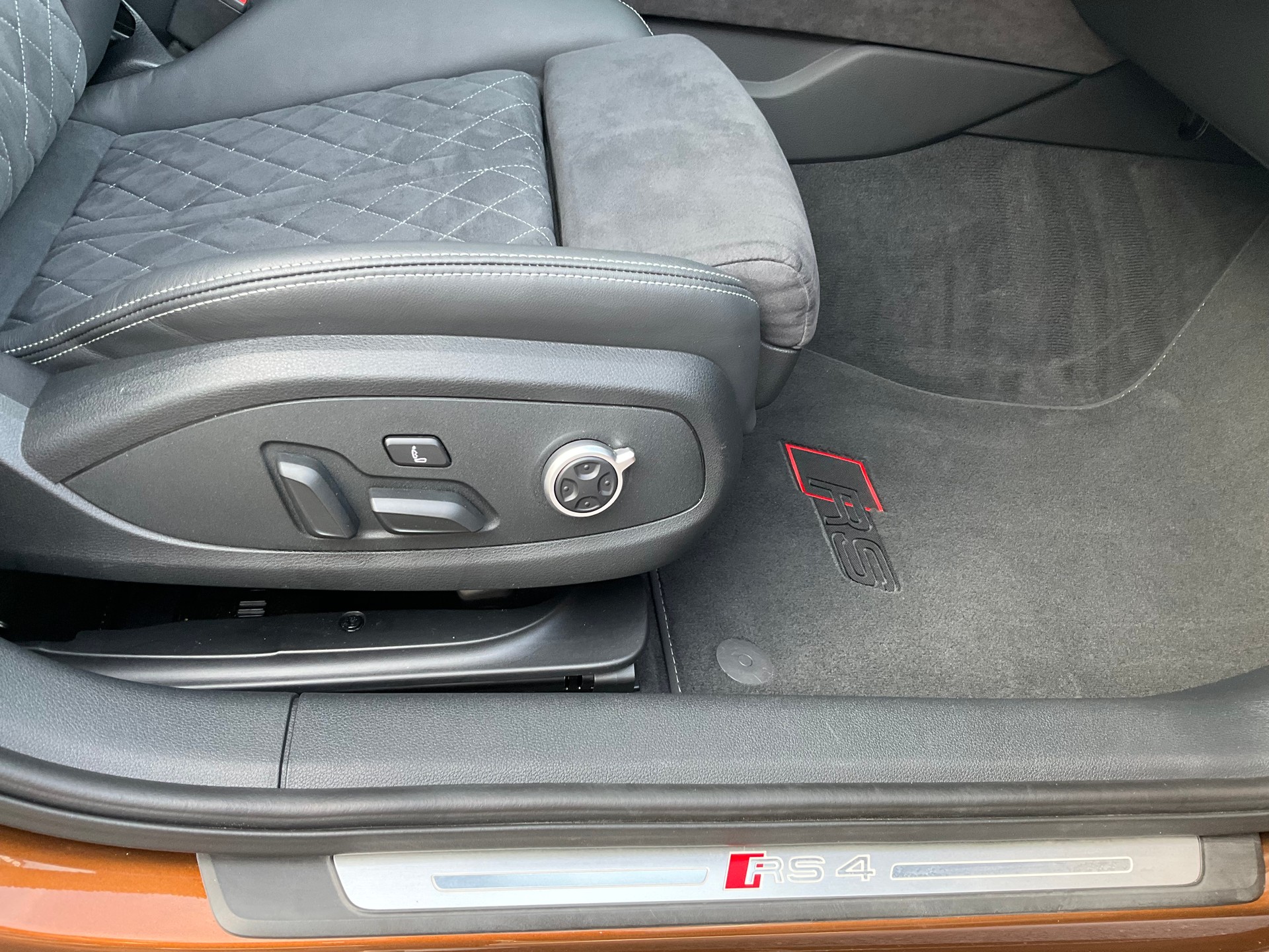 AUDI RS4 AVANT 2.9 TFSI QUATTRO *** AUDI EXCLUSIVE & TOPAUSSTATTUNG ***-image-10