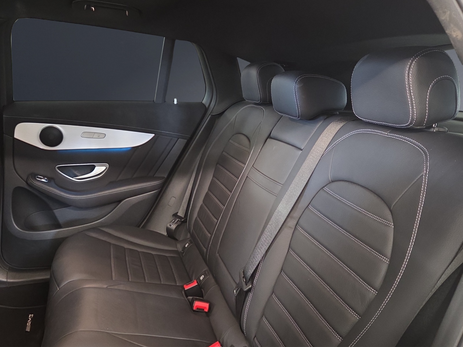 MERCEDES-BENZ EQC 400 AMG Line 4Matic-image-19
