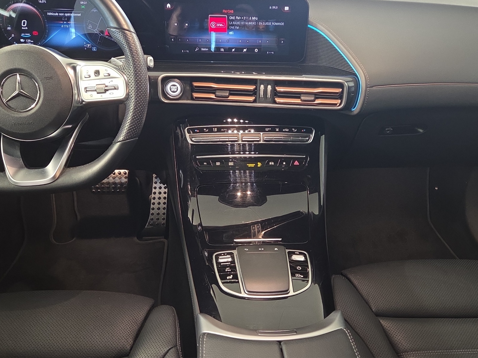 MERCEDES-BENZ EQC 400 AMG Line 4Matic-image-13