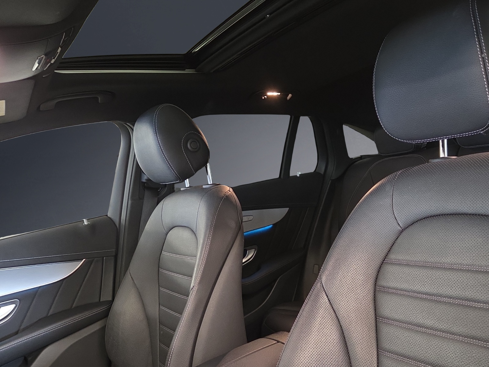 MERCEDES-BENZ EQC 400 AMG Line 4Matic-image-7