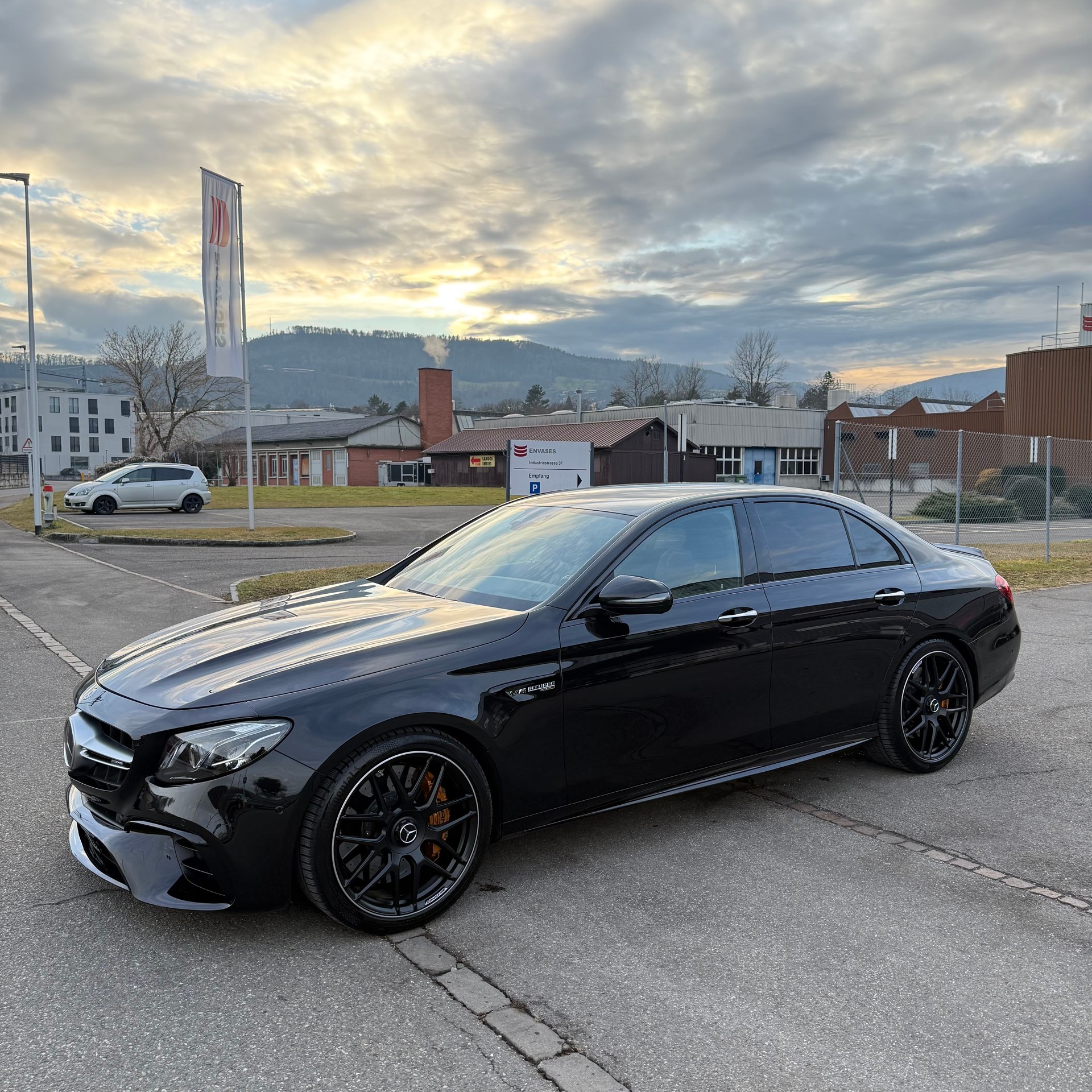 MERCEDES-BENZ E 63 AMG S 4 Matic 9G-Tronic-image-10