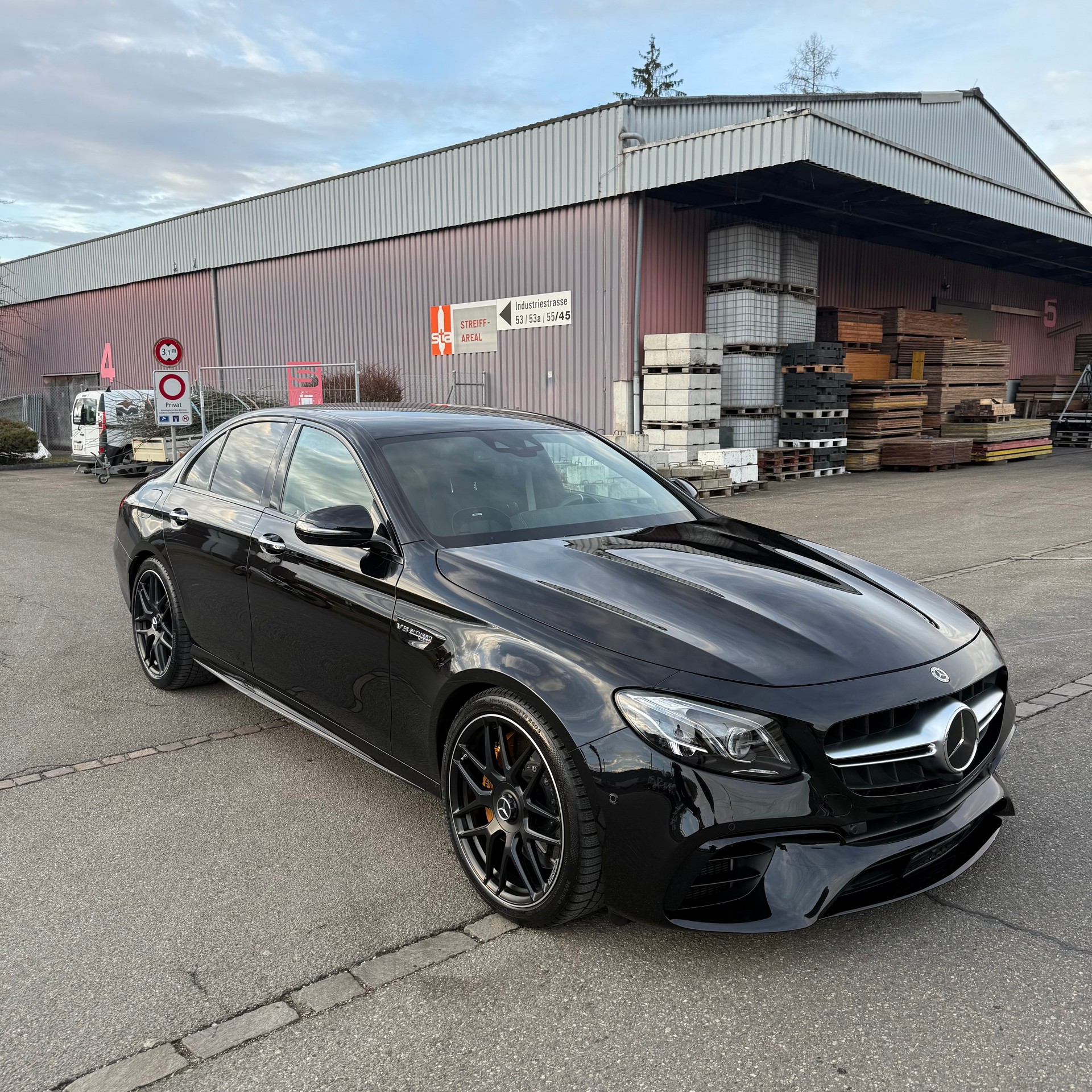 MERCEDES-BENZ E 63 AMG S 4 Matic 9G-Tronic-image-2