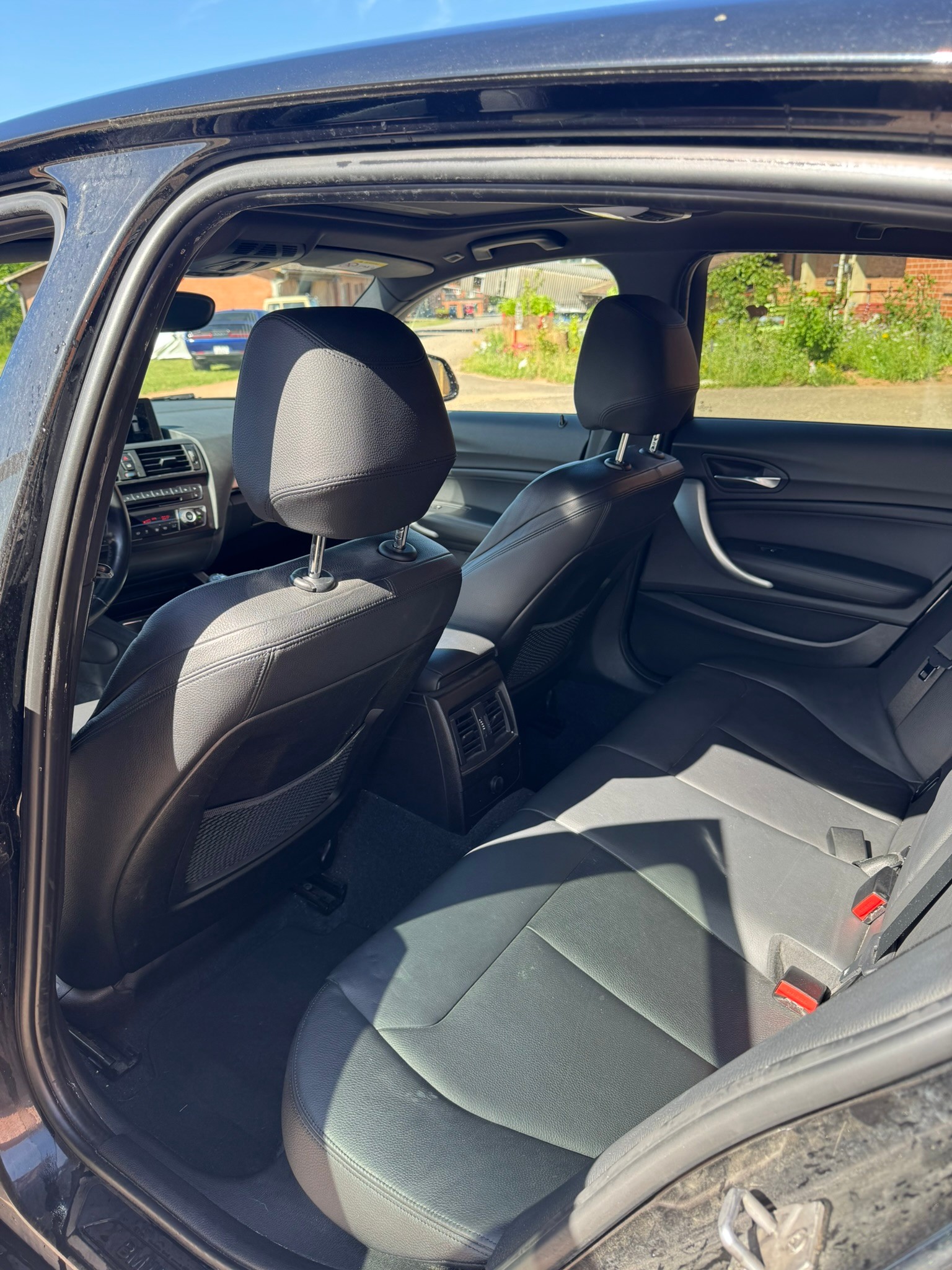 BMW 120d xDrive Sport Line-image-9