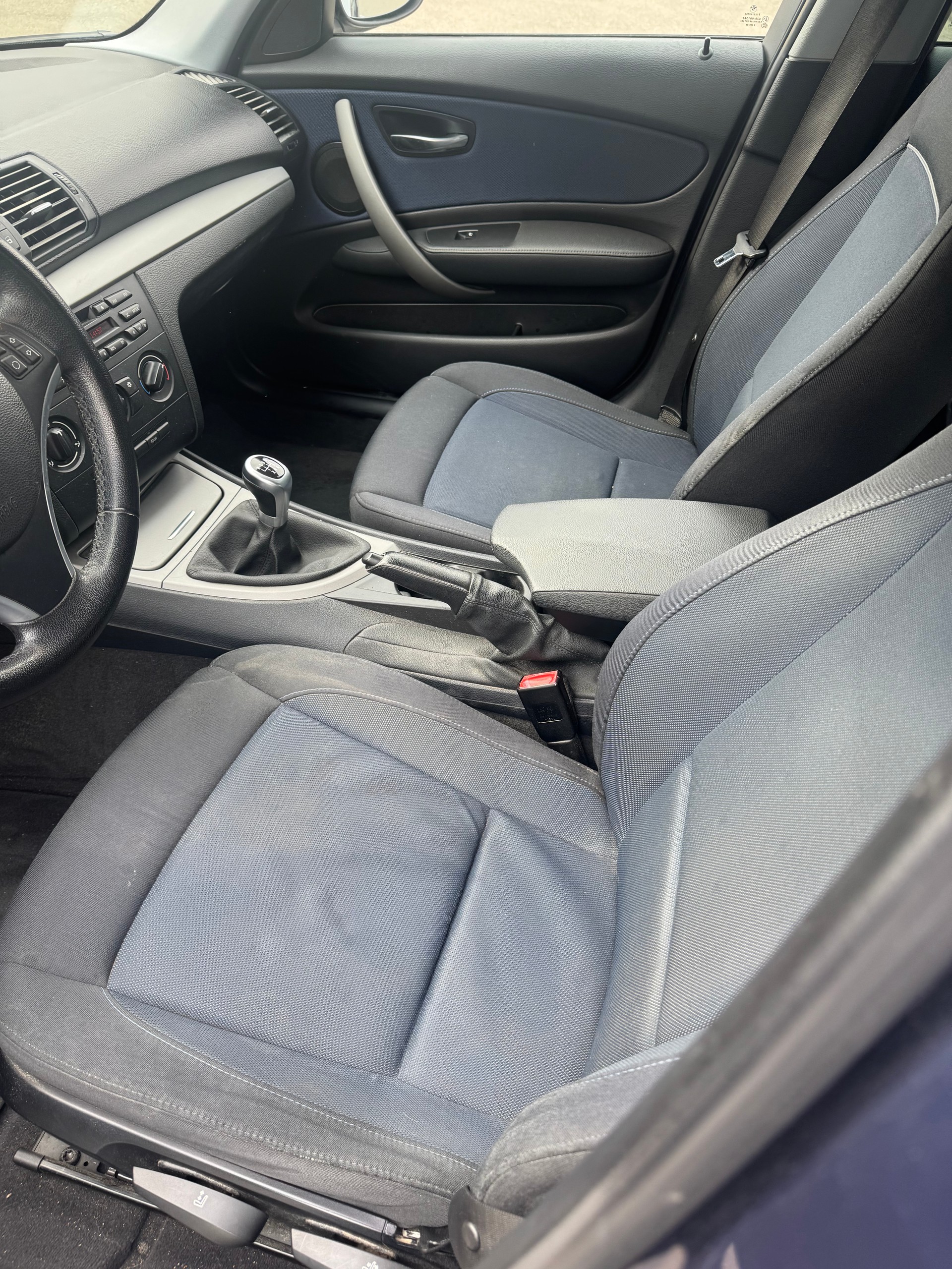 BMW 116i Dynamic Edition-image-3