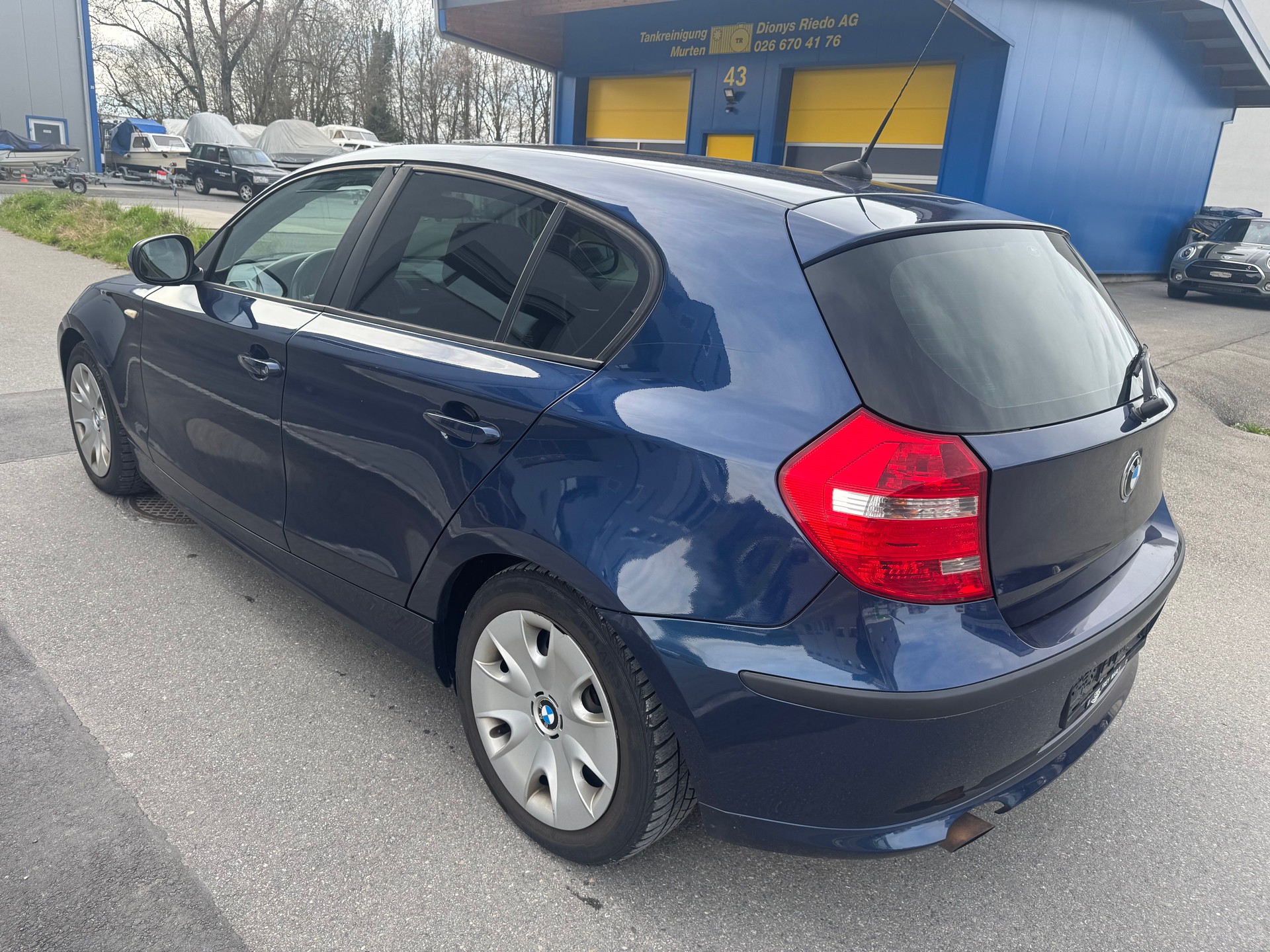 BMW 116i Dynamic Edition-image-9