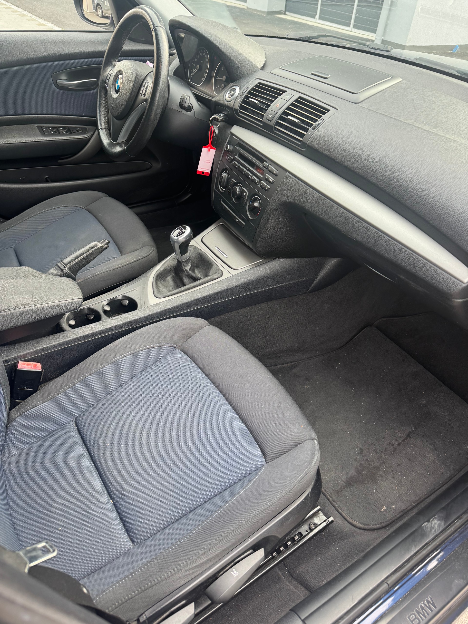 BMW 116i Dynamic Edition-image-4