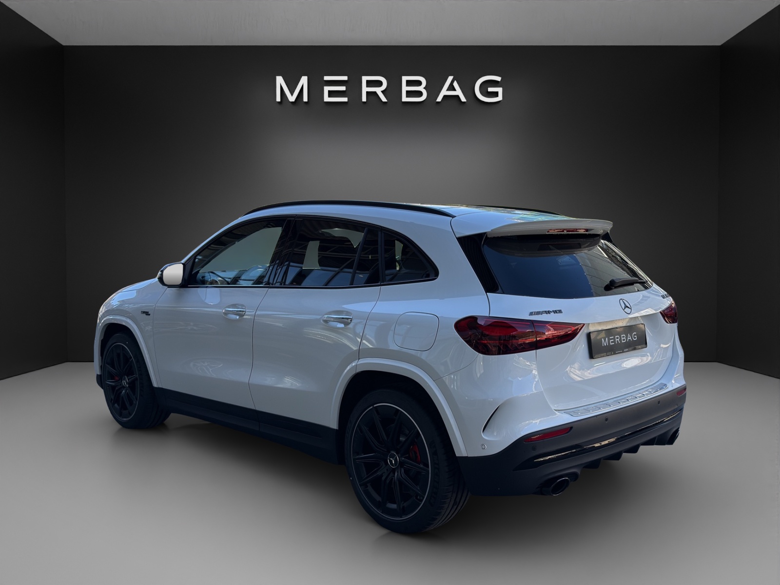 MERCEDES-BENZ GLA AMG 35 4Matic 8G-DCT-image-2