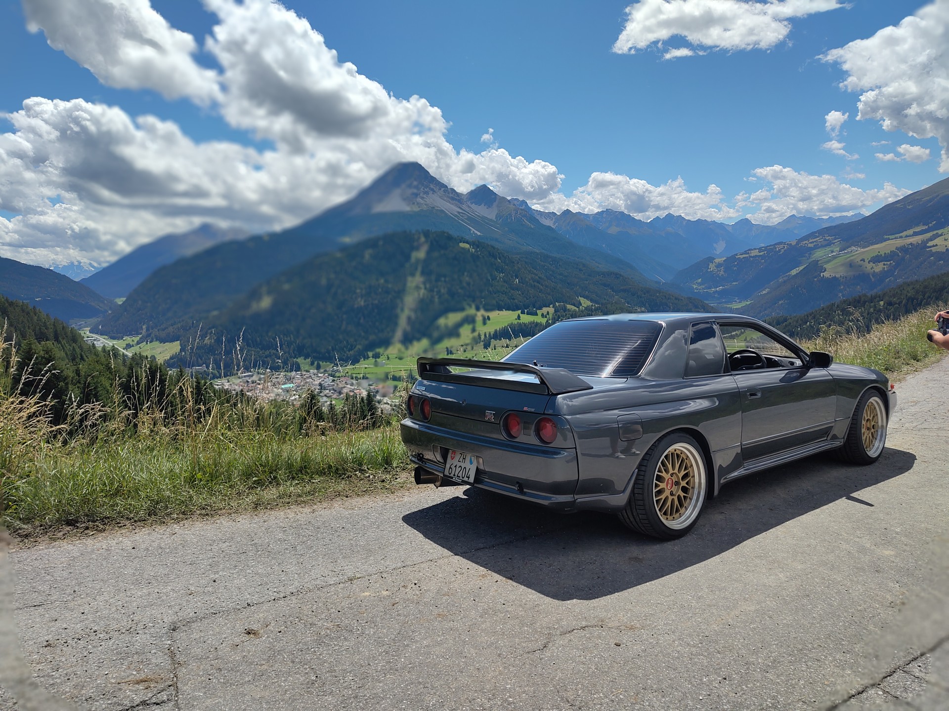 NISSAN GTR R32-image-2