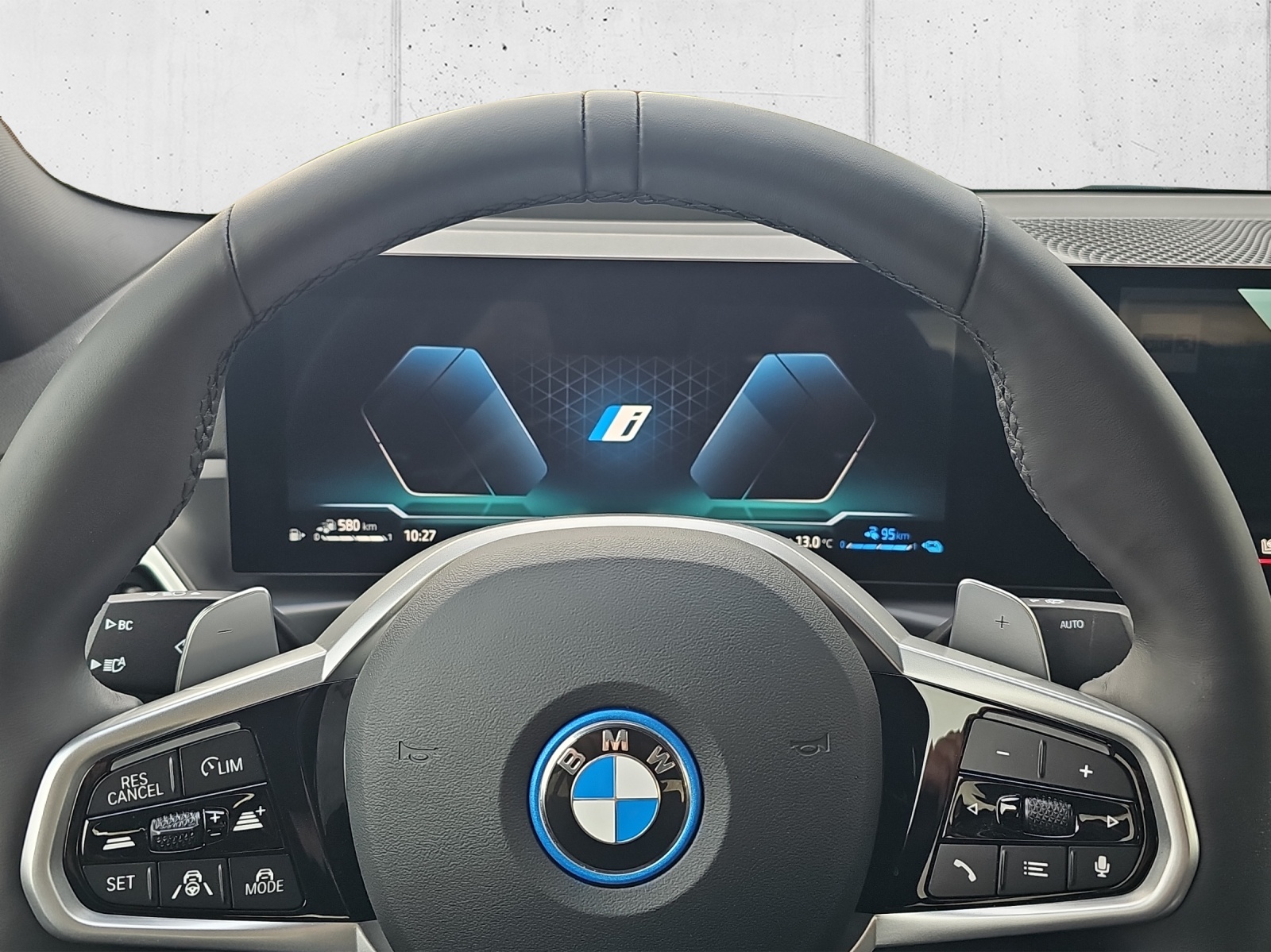 BMW 330e xDrive M Sport-image-12