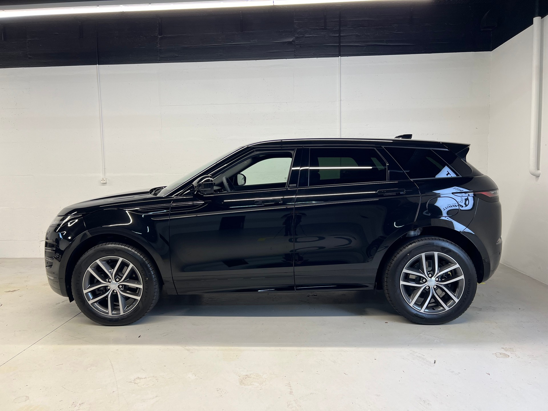 LAND ROVER Range Rover Evoque 1.5 T 270e Dynamic SE-showroom-element-3