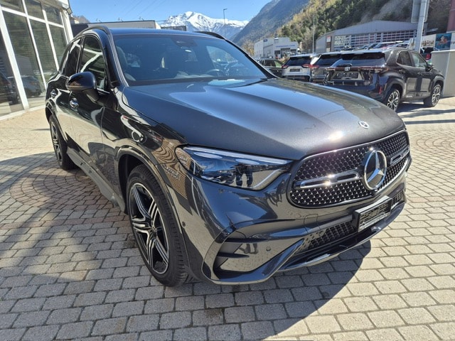 MERCEDES-BENZ GLC 300 AMG Line 4Matic 9G-Tronic-showroom-element-1