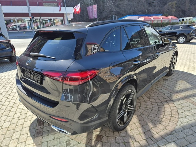 MERCEDES-BENZ GLC 300 AMG Line 4Matic 9G-Tronic-showroom-element-2