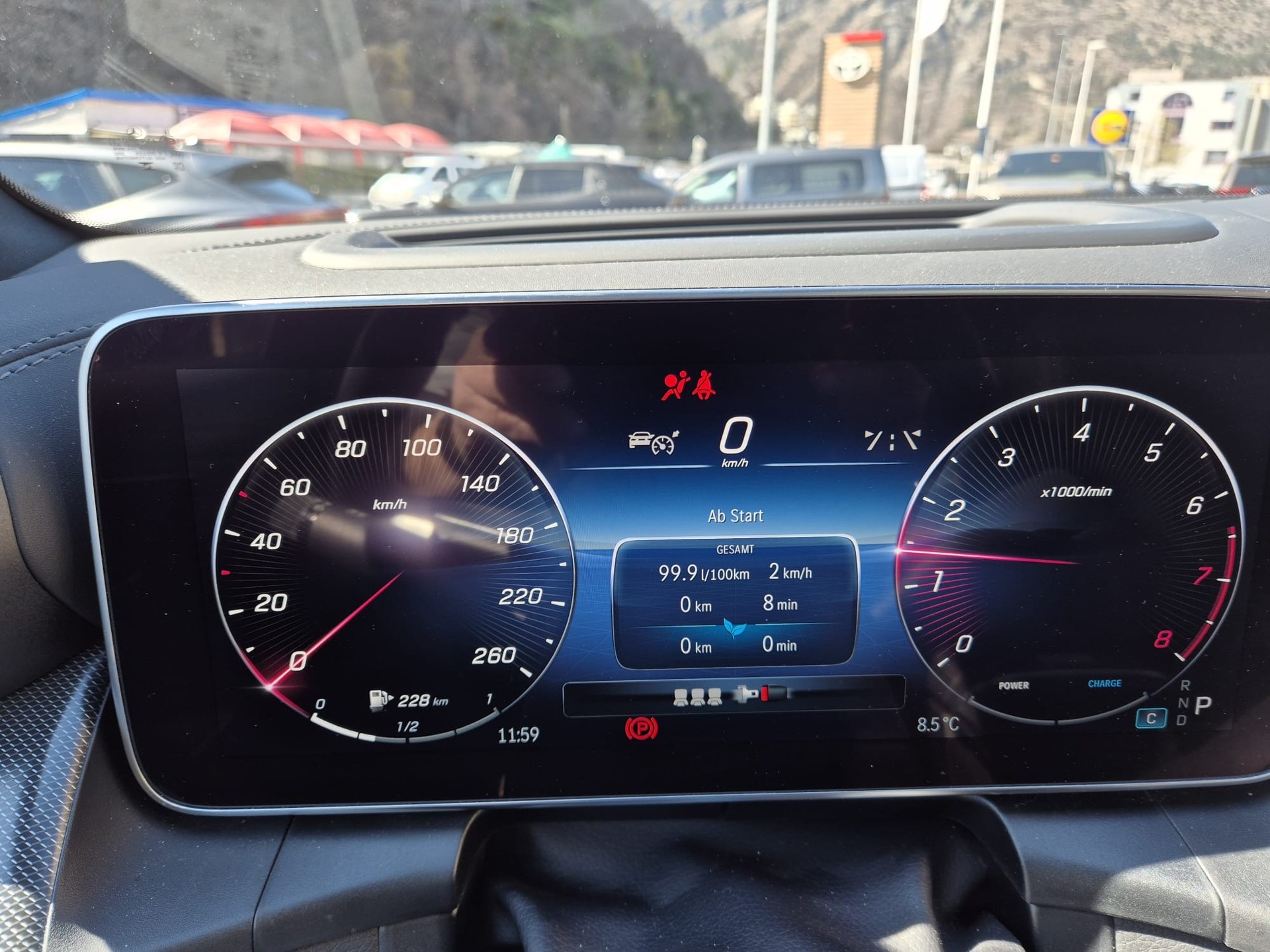 MERCEDES-BENZ GLC 300 AMG Line 4Matic 9G-Tronic-image-6