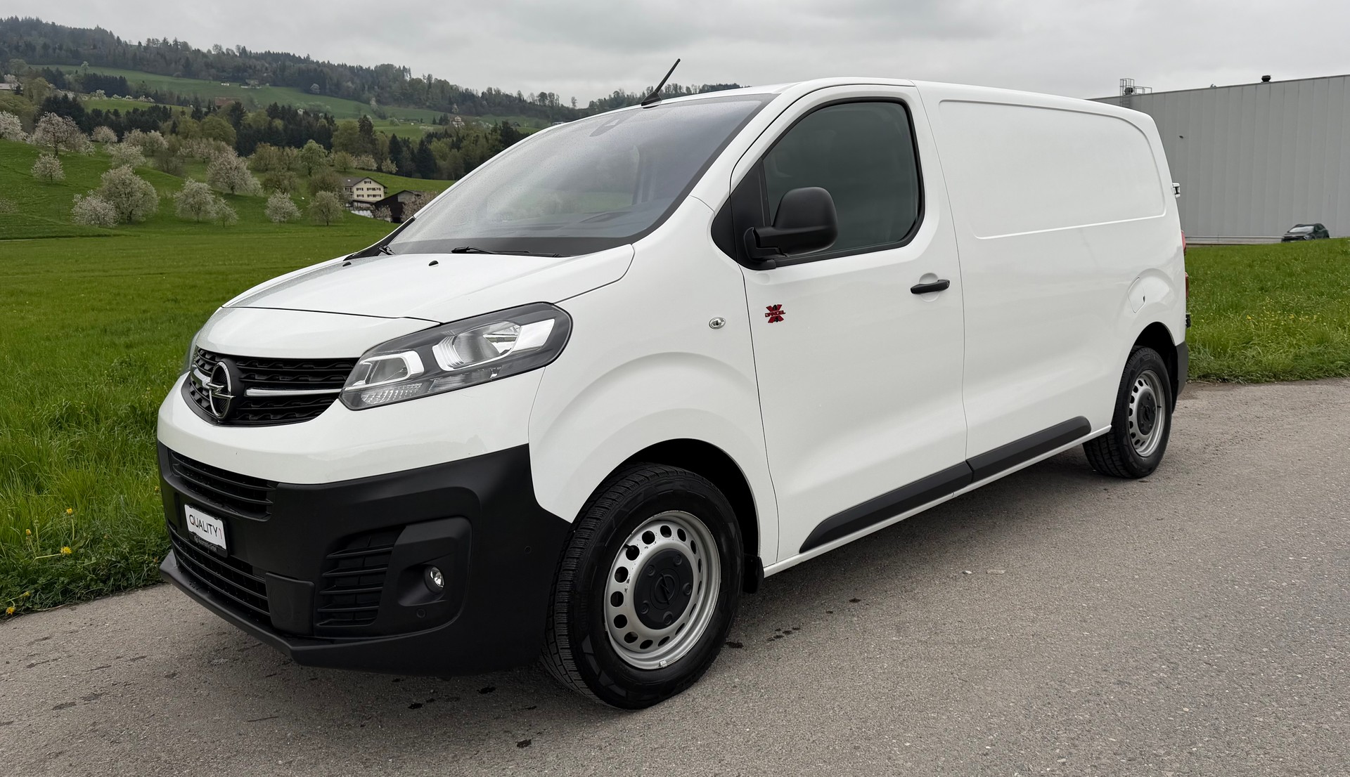 OPEL Vivaro Cargo 2.0 CDTI Enjoy s/s L EH 4x4 mit Achse +90mm