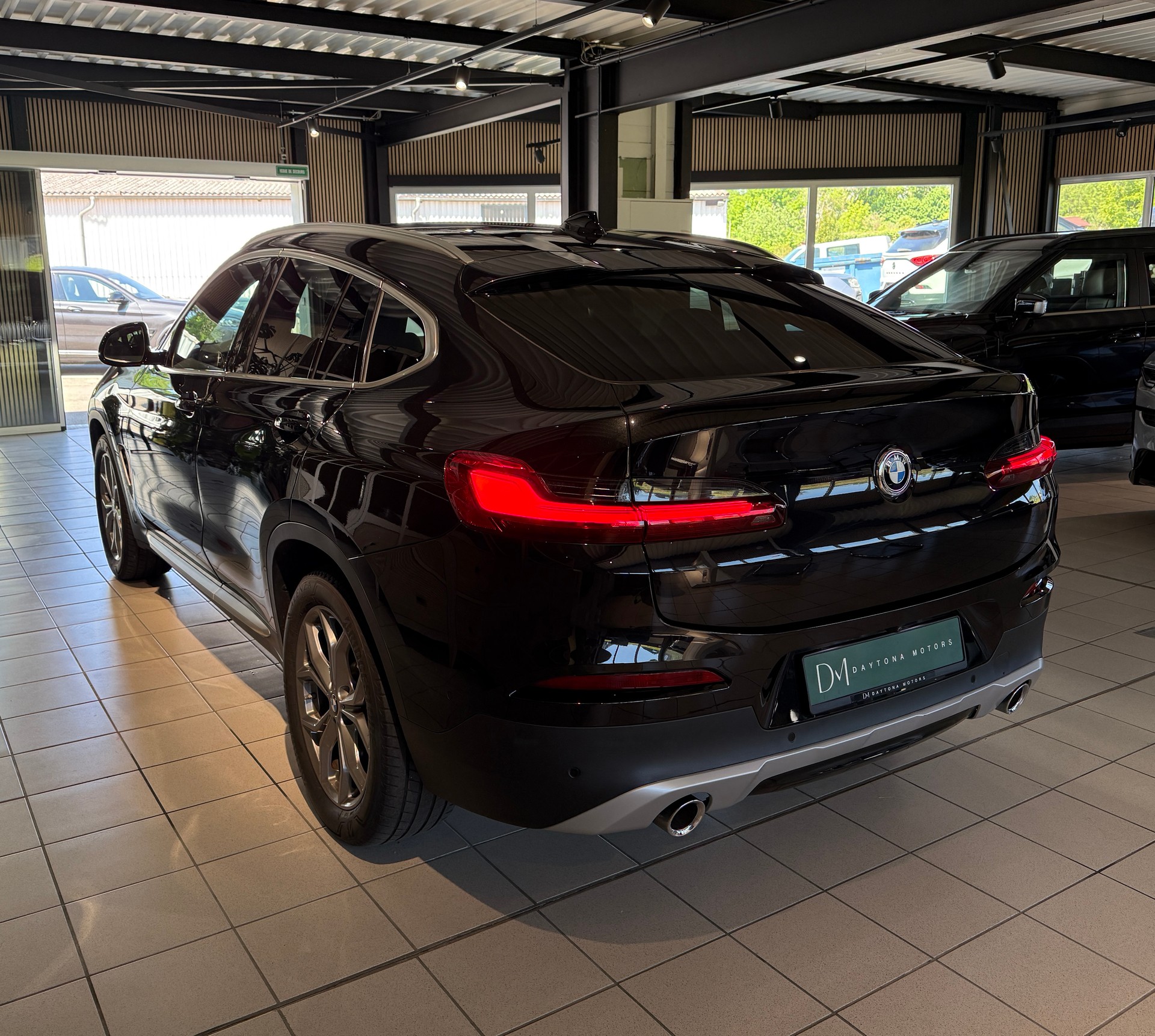 BMW X4 xDrive 48V 20d xLine Steptronic-image-5