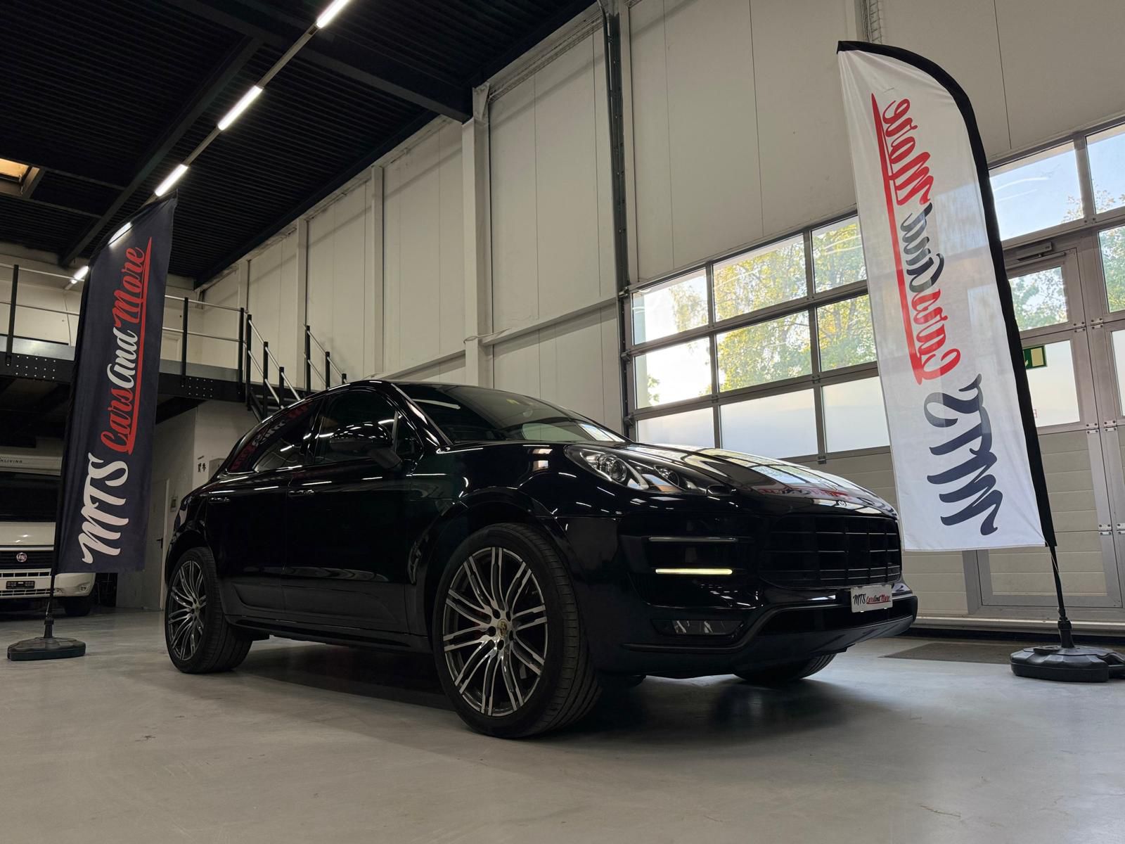 PORSCHE Macan 400PS*Sport Chrono* Bose*MFK*Garantie* 11.2014*136'000km*-showroom-element-1
