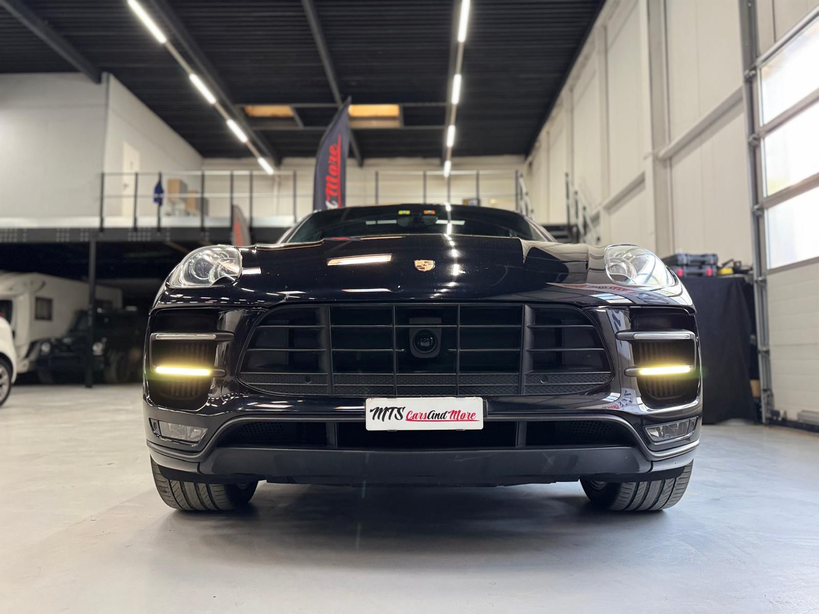 PORSCHE Macan 400PS*Sport Chrono* Bose*MFK*Garantie* 11.2014*136'000km*-showroom-element-2