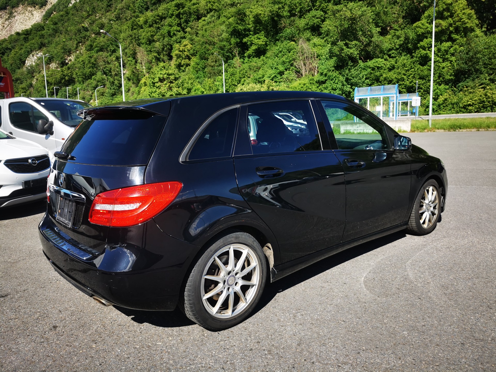 MERCEDES-BENZ B 220 4Matic 7G-DCT-image-5