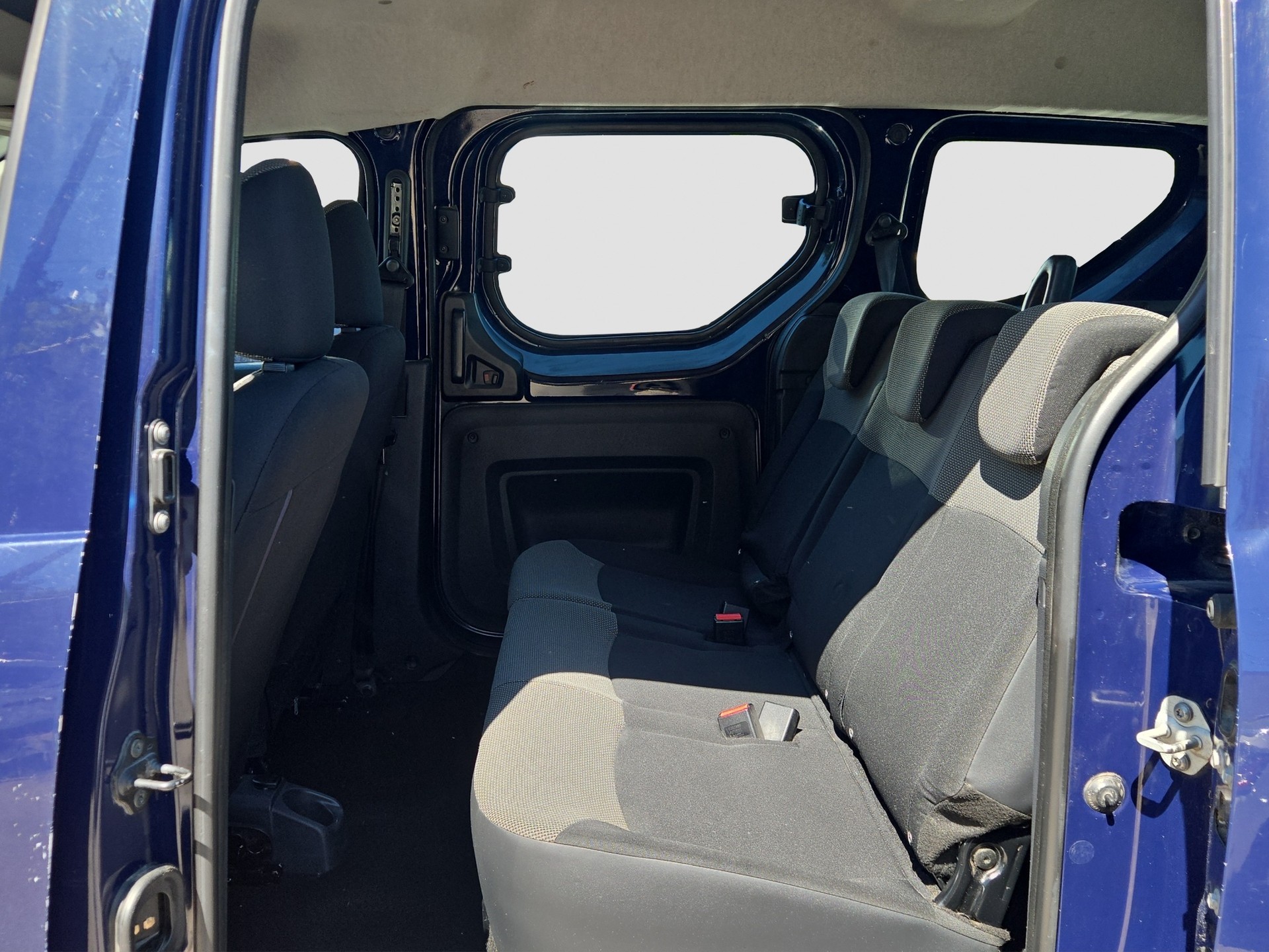 DACIA Personenwagen-image-8