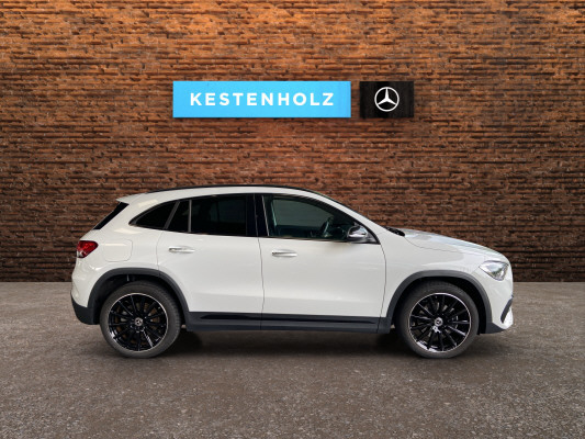 MERCEDES-BENZ GLA 250 e 8G-DCT-showroom-element-2