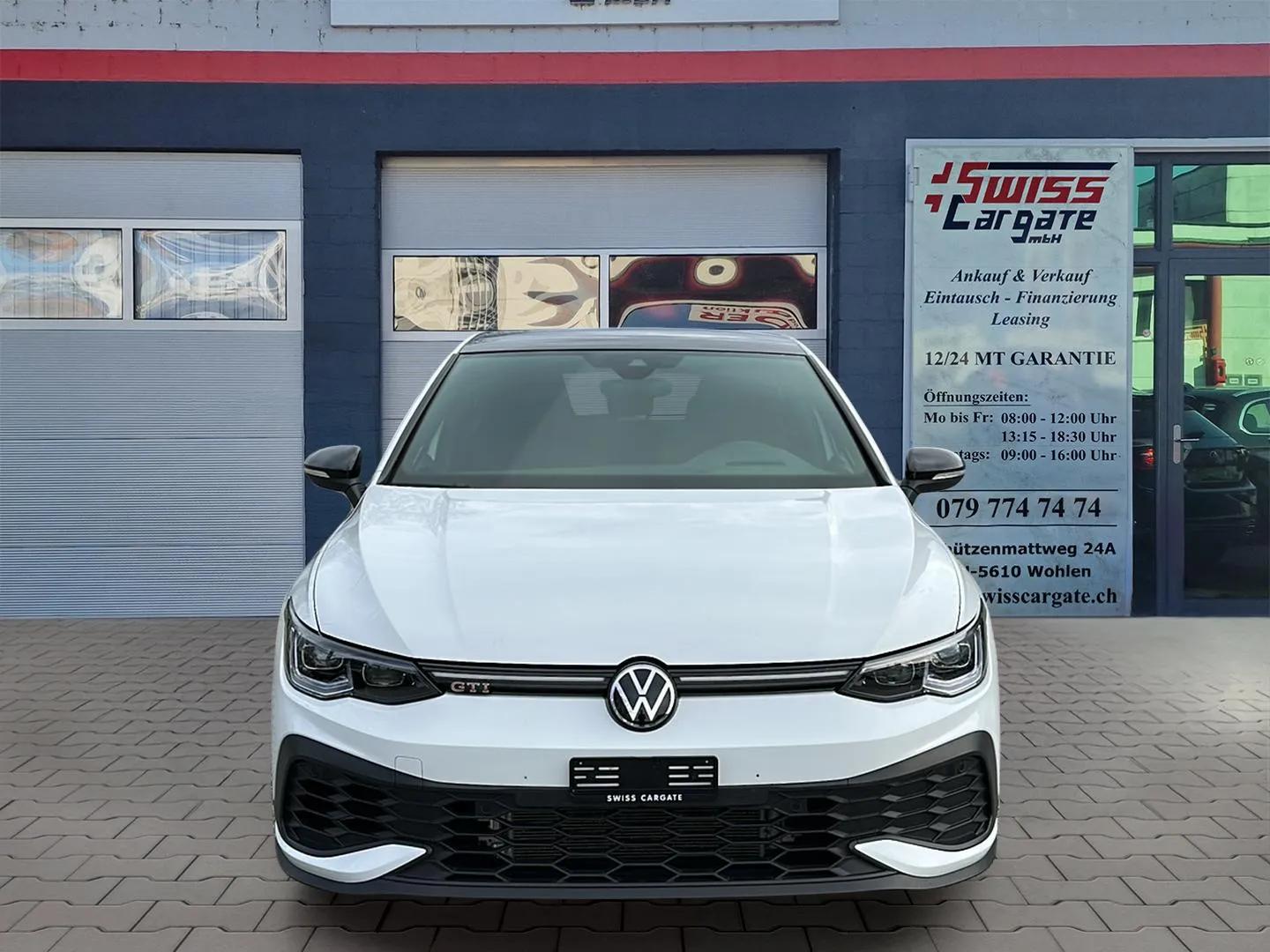 VW Golf 2.0 TSI GTI Clubsport DSG Black Style mit Panoramadach & DCC-showroom-element-2