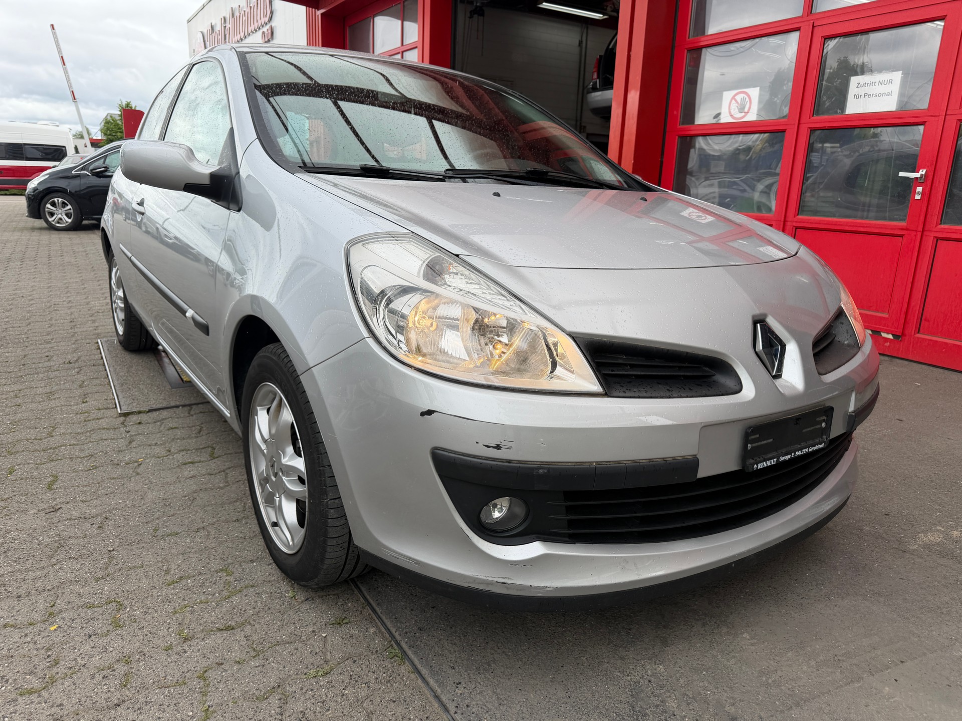 RENAULT Clio 1.6 16V Dynamique-showroom-element-1