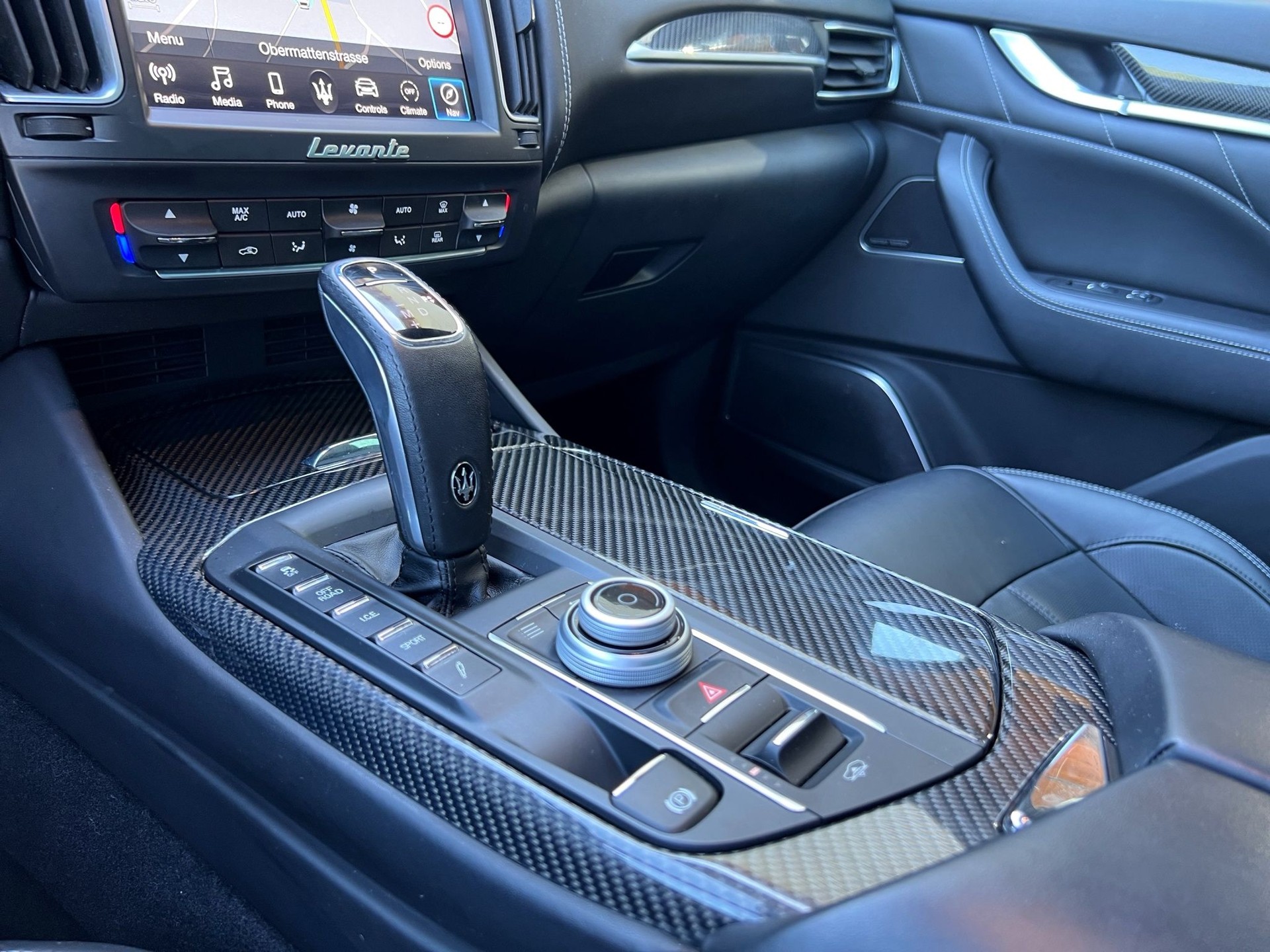 MASERATI Levante 3.0 V6 GranSport Automatica-image-19