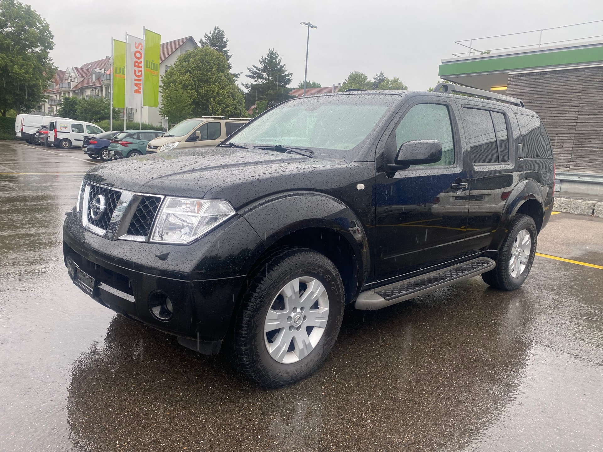 NISSAN PATHFINDER-image-1