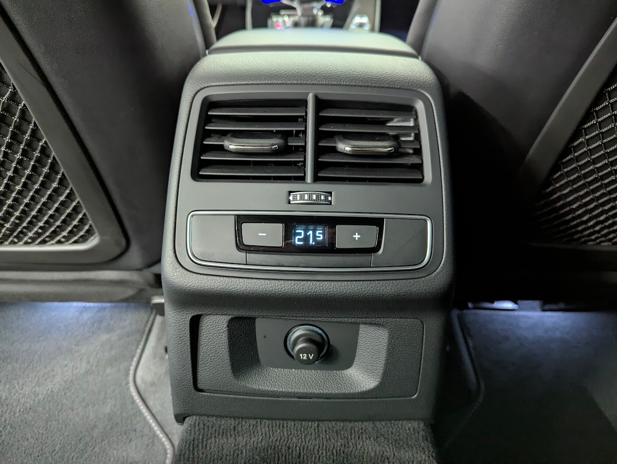 AUDI S4 Avant 3.0 V6 TDI quattro T-Tronic*ALL-BLACK S-SITZE MATRIX 360CAM CARBON ASSISTS 19 ZOLL VIRTUAL*-image-27