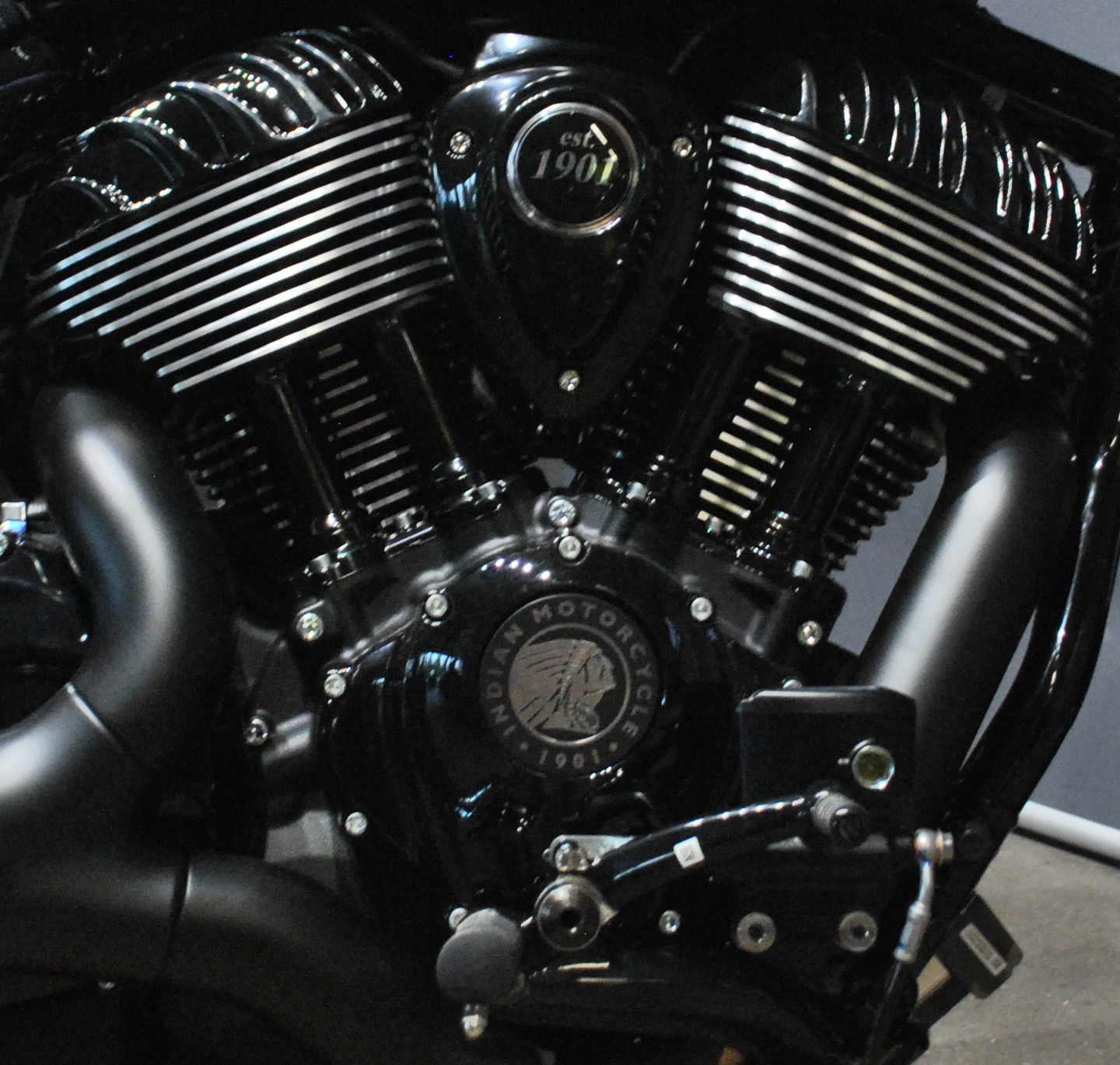 INDIAN Chief Dark Horse-image-7
