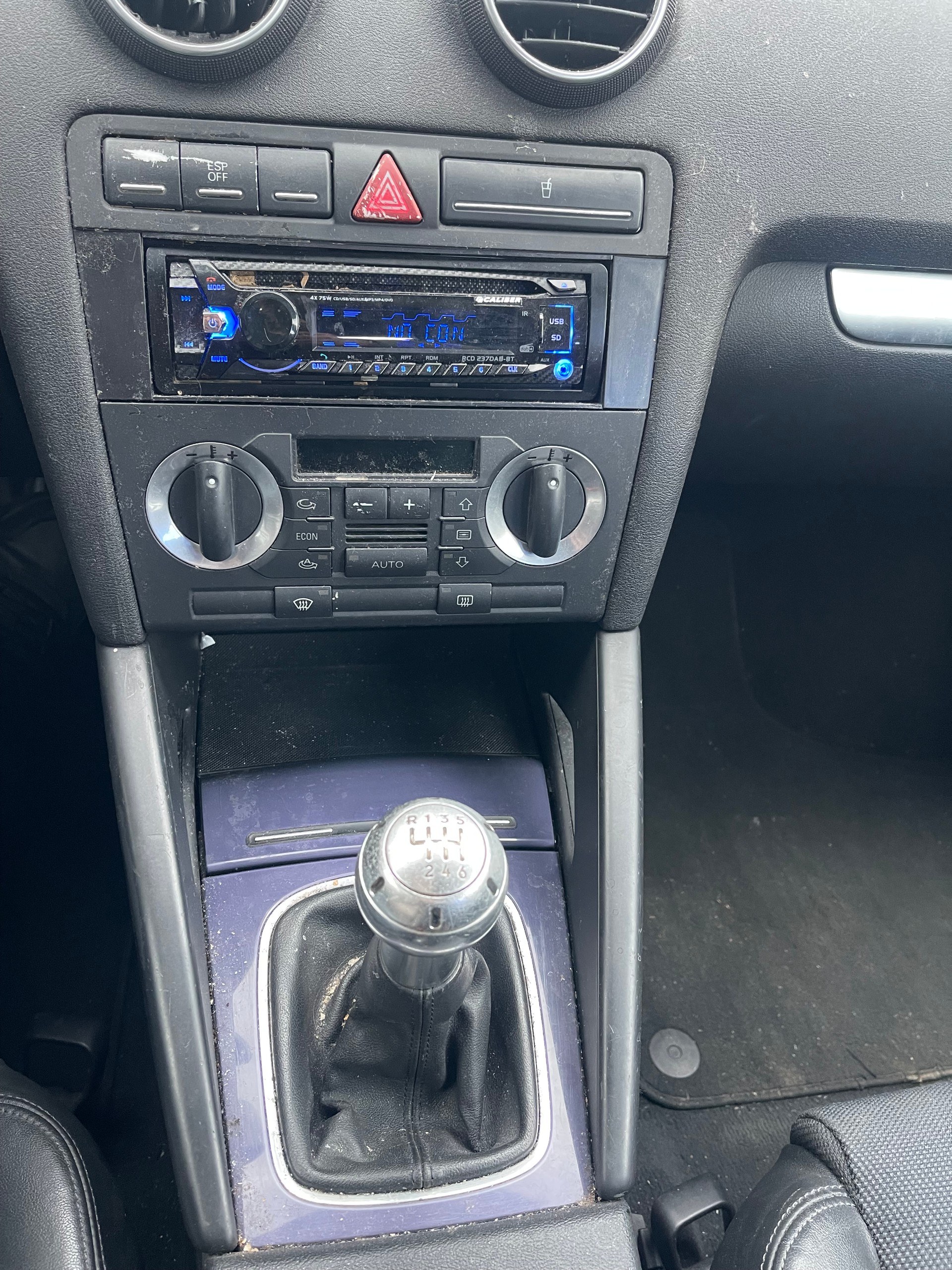AUDI A3 2.0 TDI Attraction-image-4