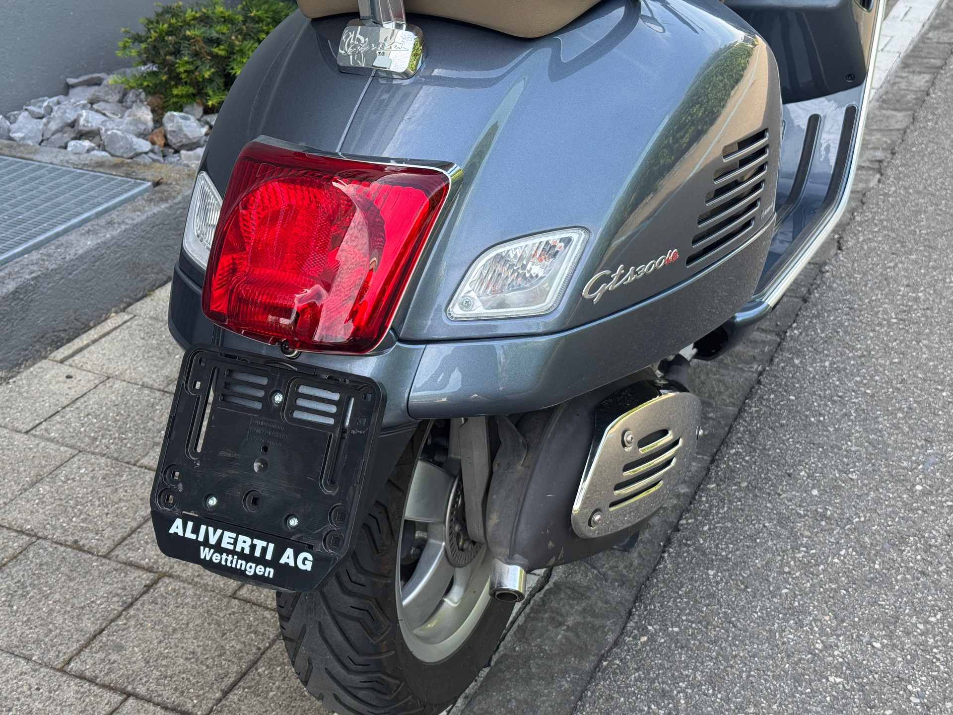 PIAGGIO Vespa GTS 300 i.e ABS-image-13