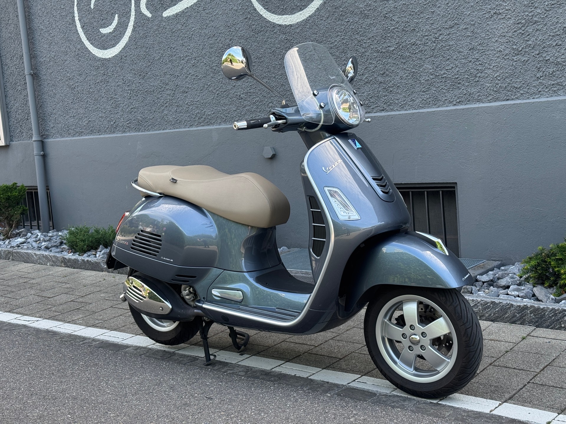PIAGGIO Vespa GTS 300 i.e ABS-image-10