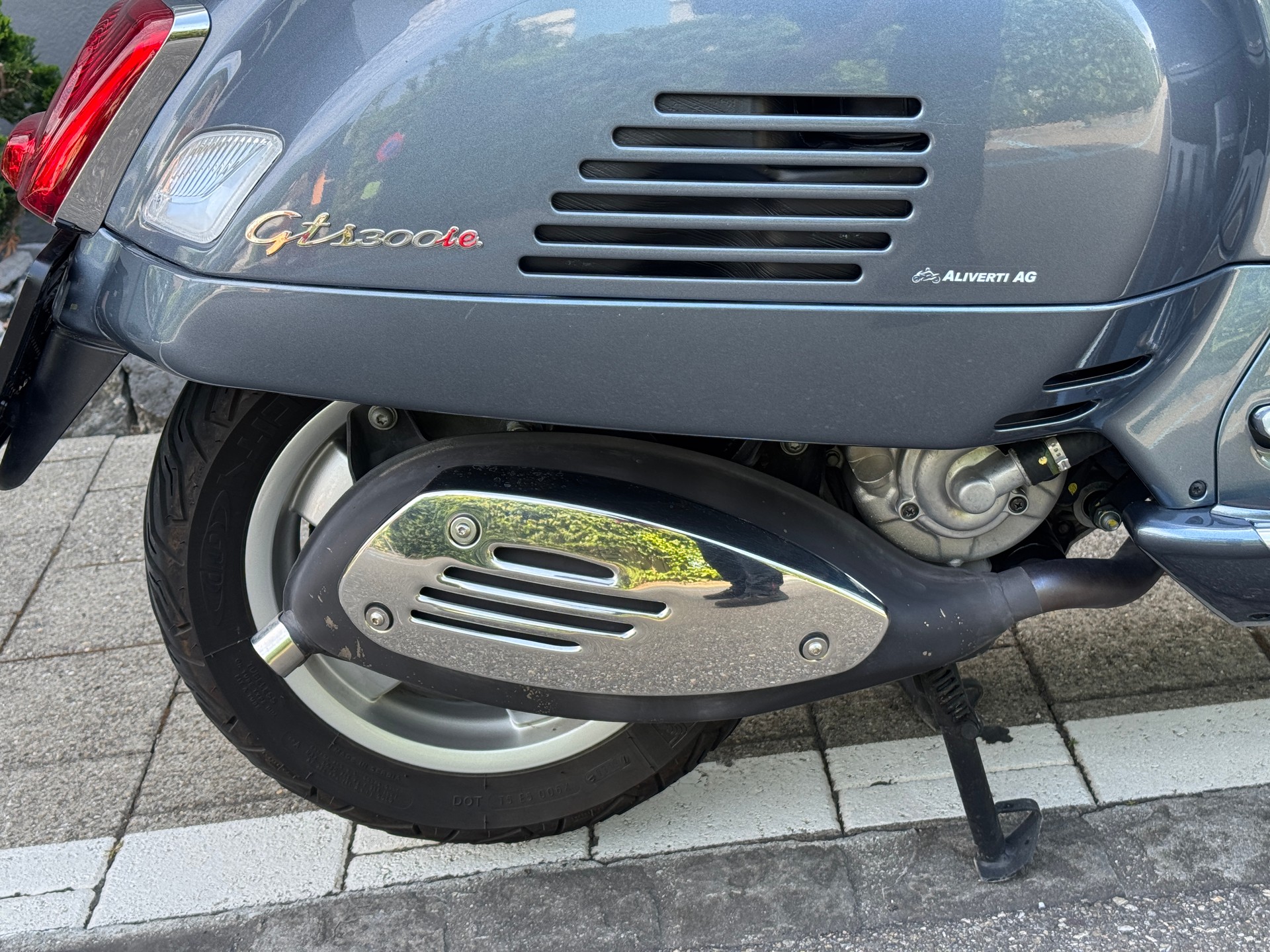 PIAGGIO Vespa GTS 300 i.e ABS-image-12