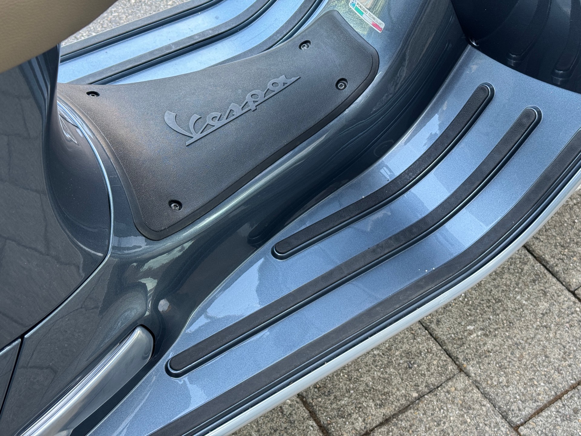 PIAGGIO Vespa GTS 300 i.e ABS-image-8