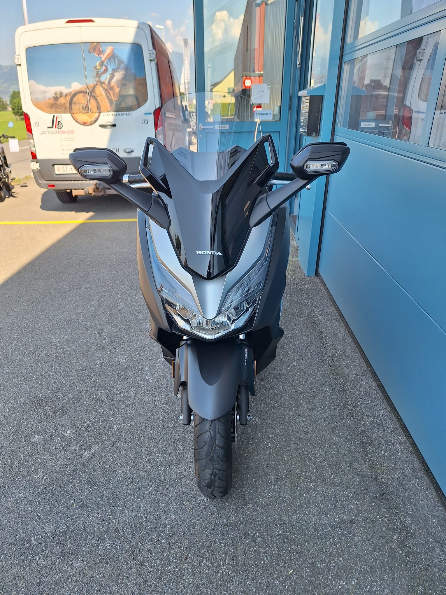 HONDA NSS 300 Forza ABS-image-2