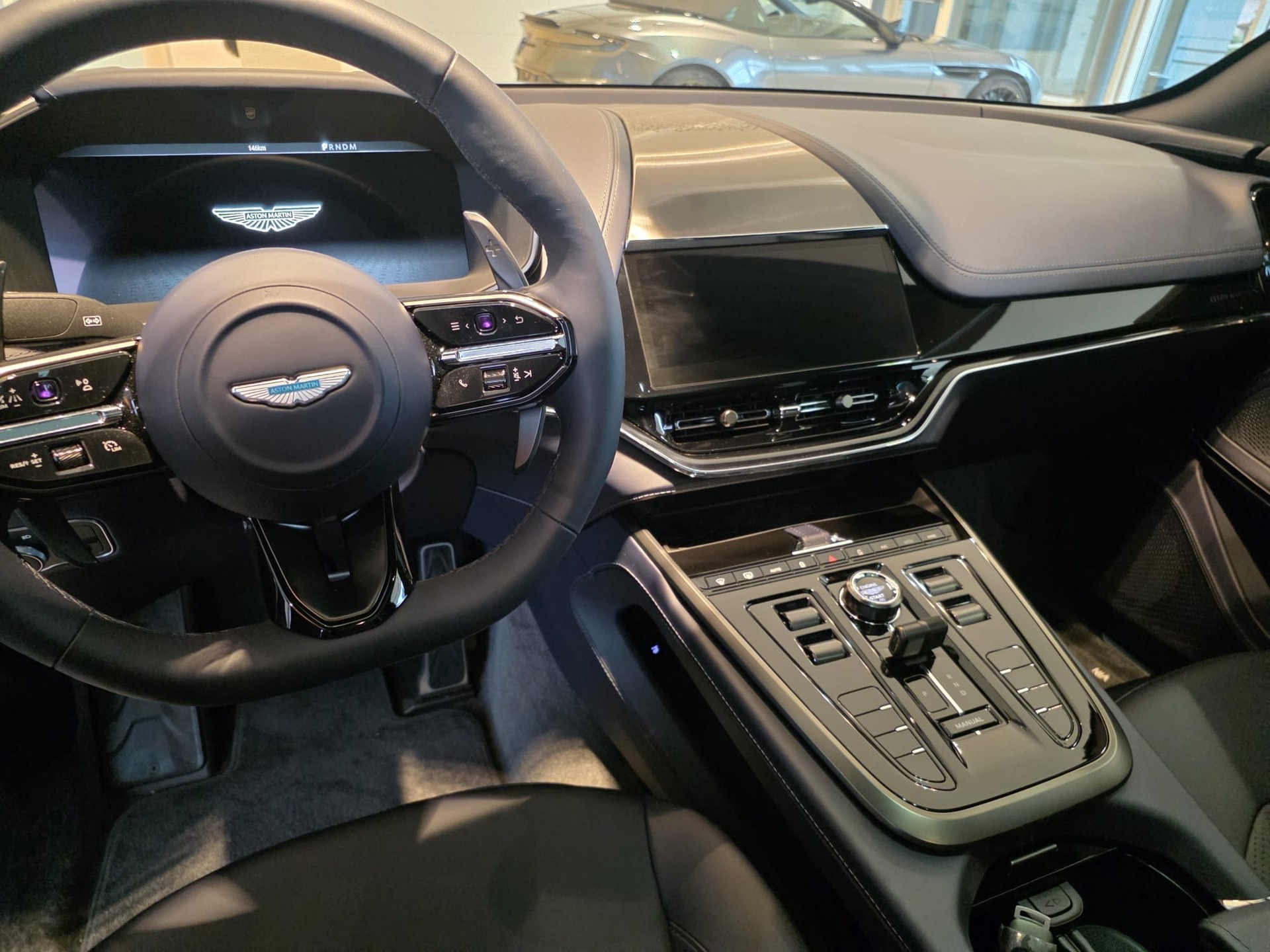 ASTON MARTIN New DBXS 727cv-image-8