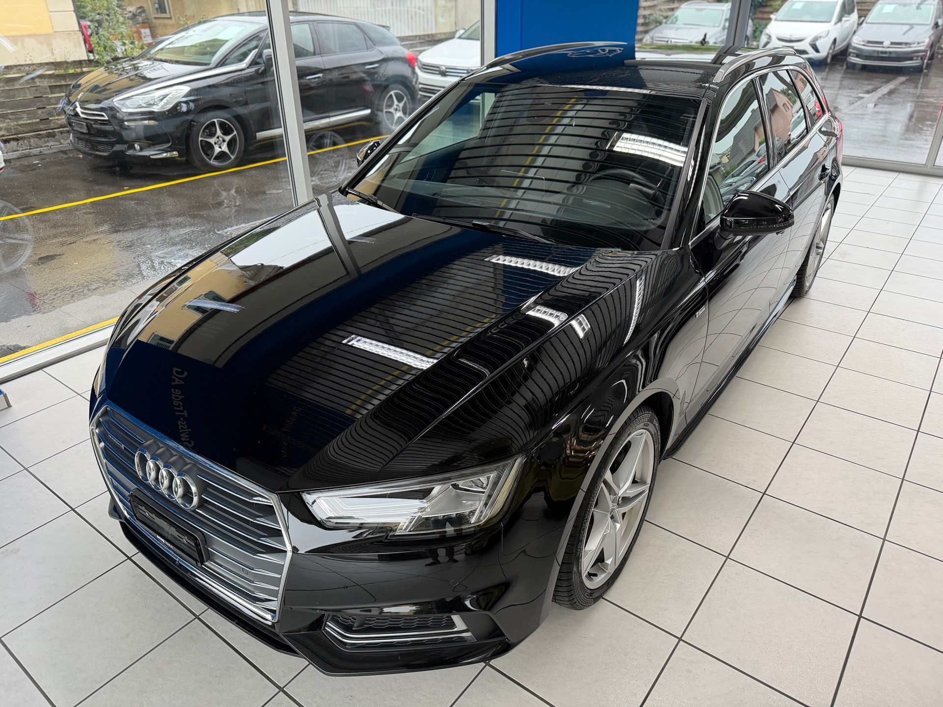 AUDI A4 Avant 3.0 TDI quattro S-tronic S-LINE