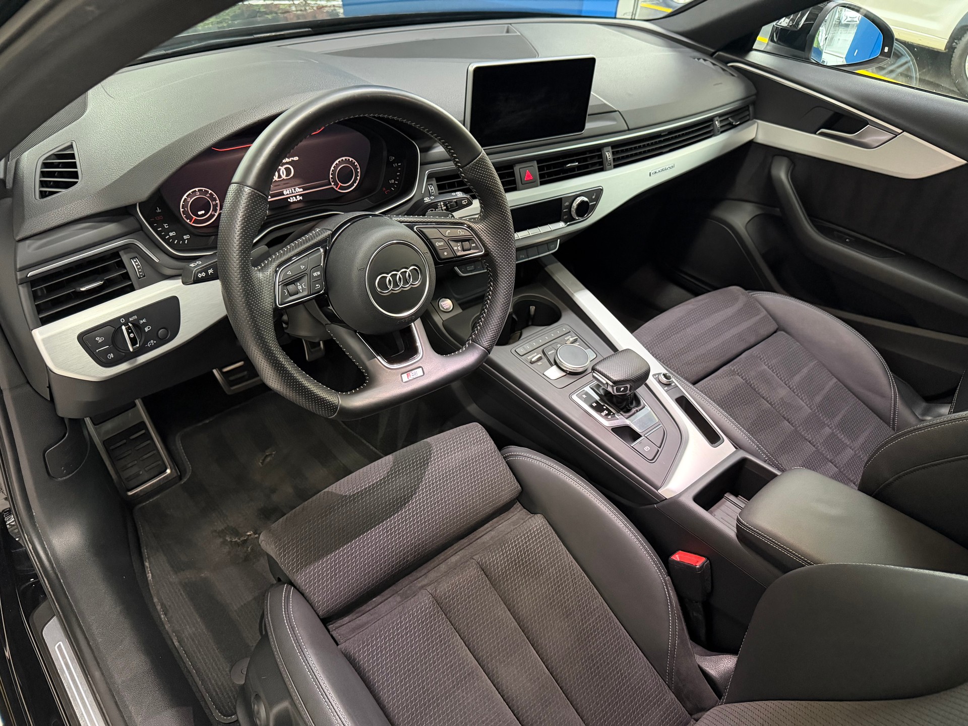 AUDI A4 Avant 3.0 TDI quattro S-tronic S-LINE-image-12
