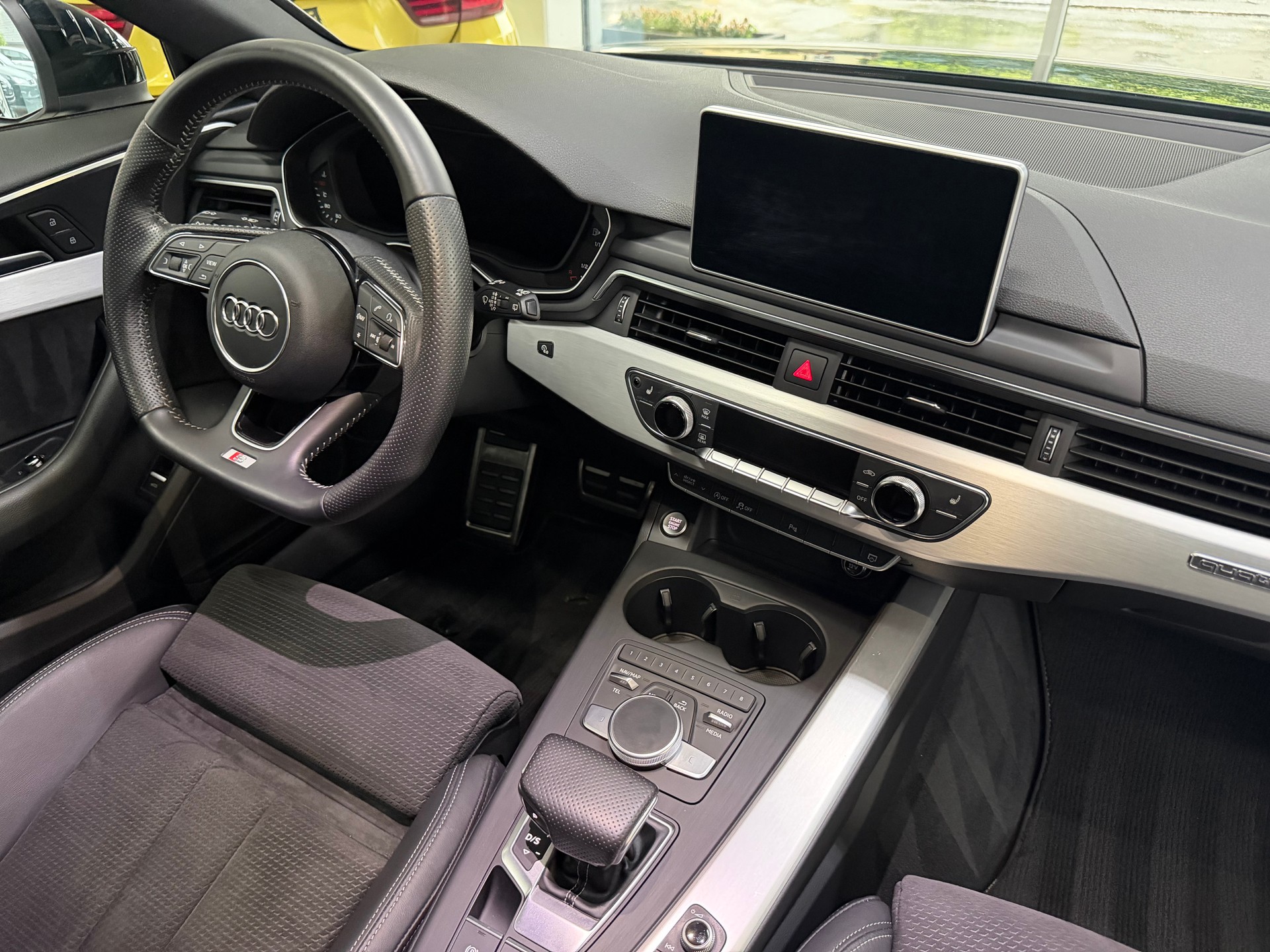 AUDI A4 Avant 3.0 TDI quattro S-tronic S-LINE-image-15