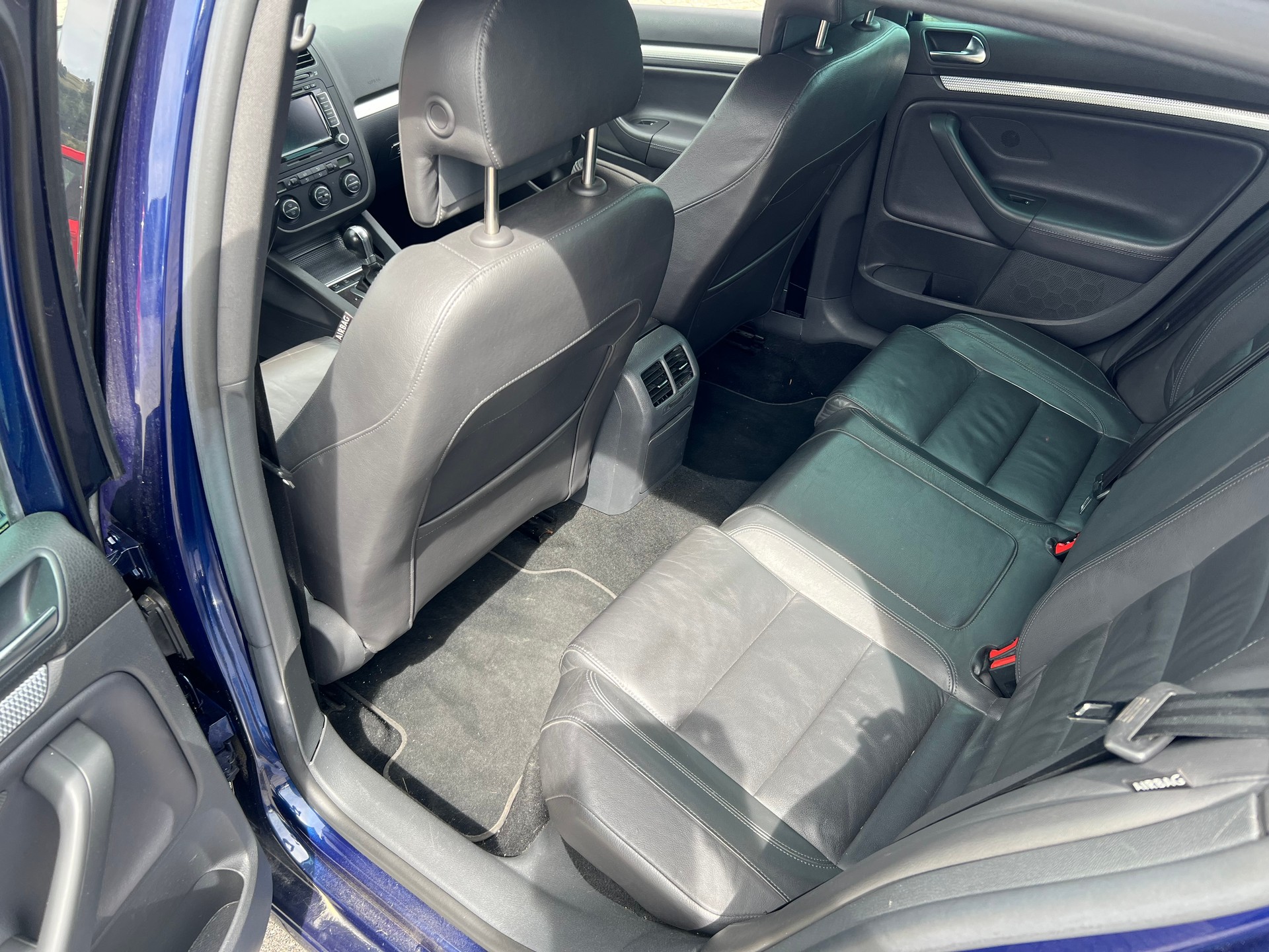 VW Golf R32 V6 4Motion DSG-image-6