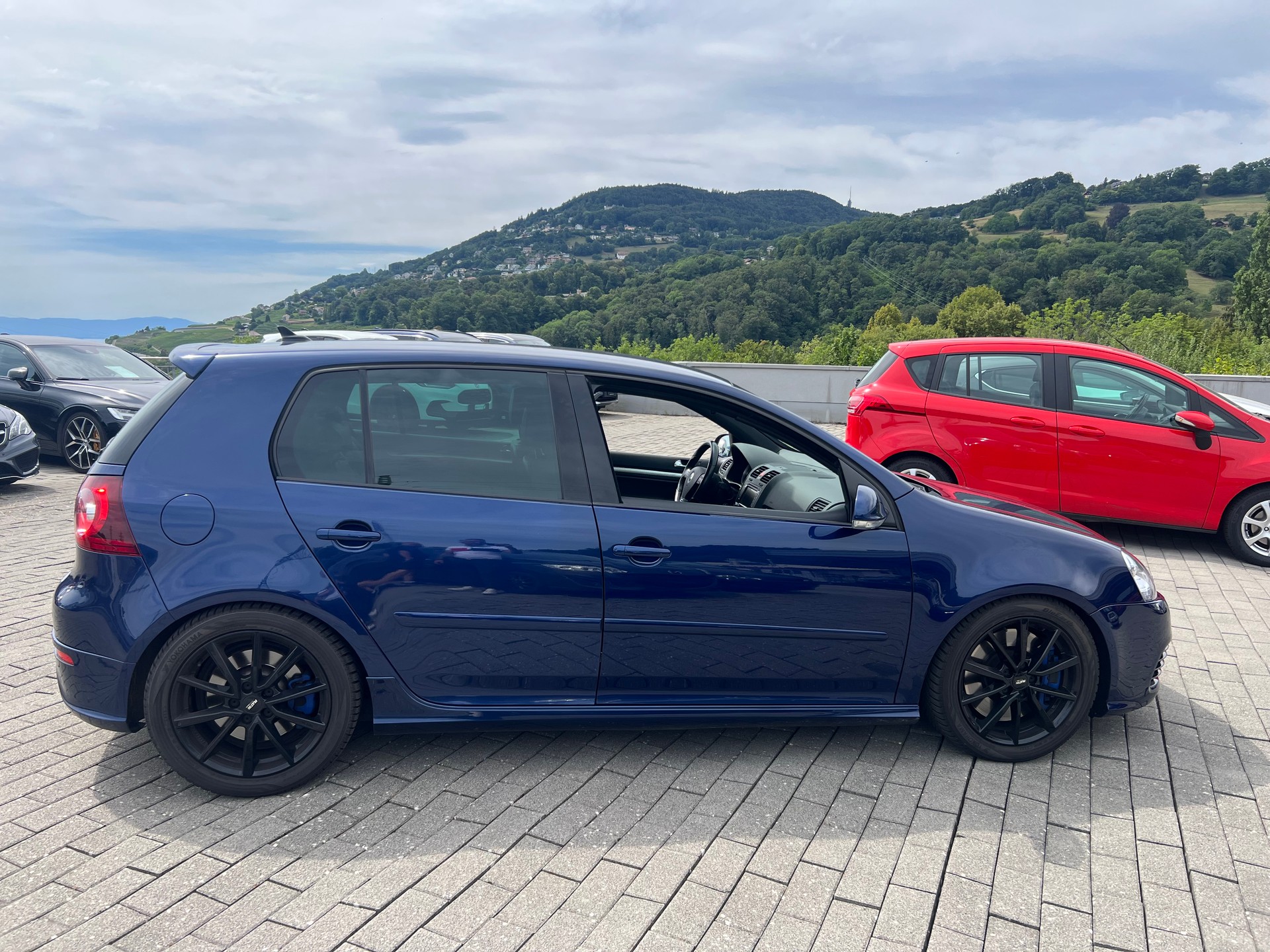 VW Golf R32 V6 4Motion DSG-image-1